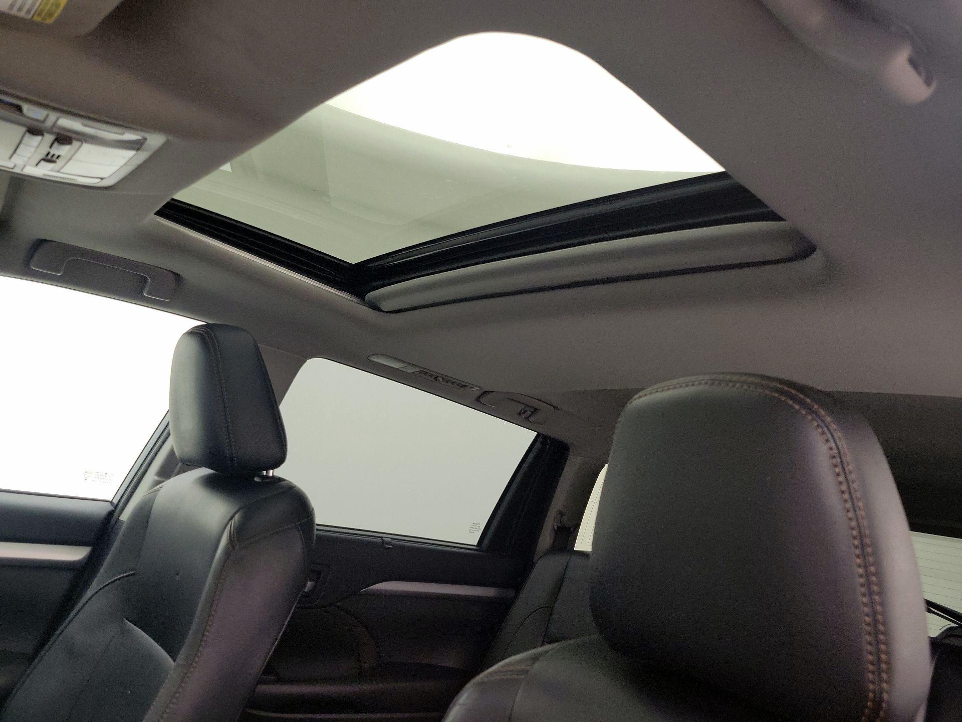 Thumbnail: 2019 Toyota Highlander - 20