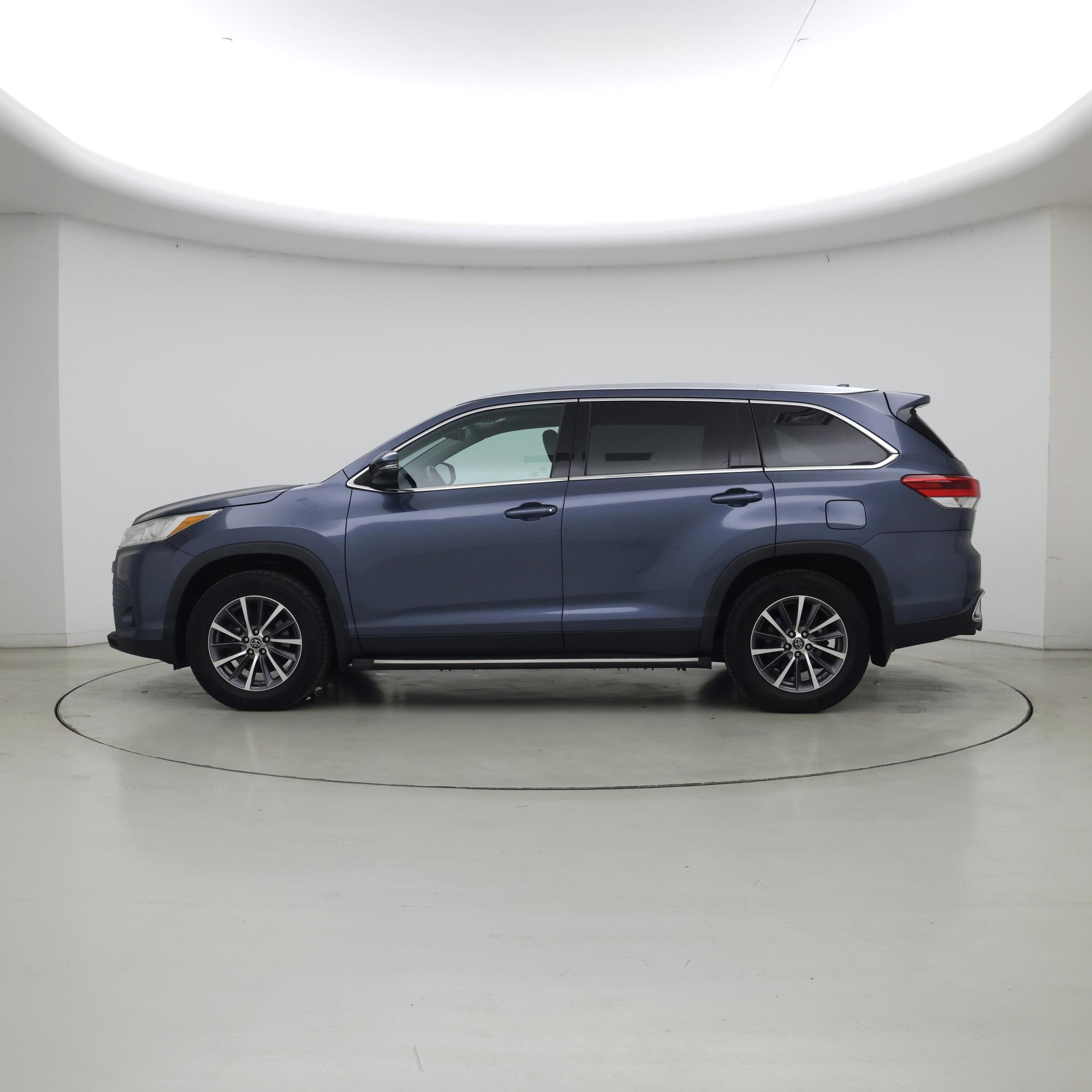 Thumbnail: 2019 Toyota Highlander - 3