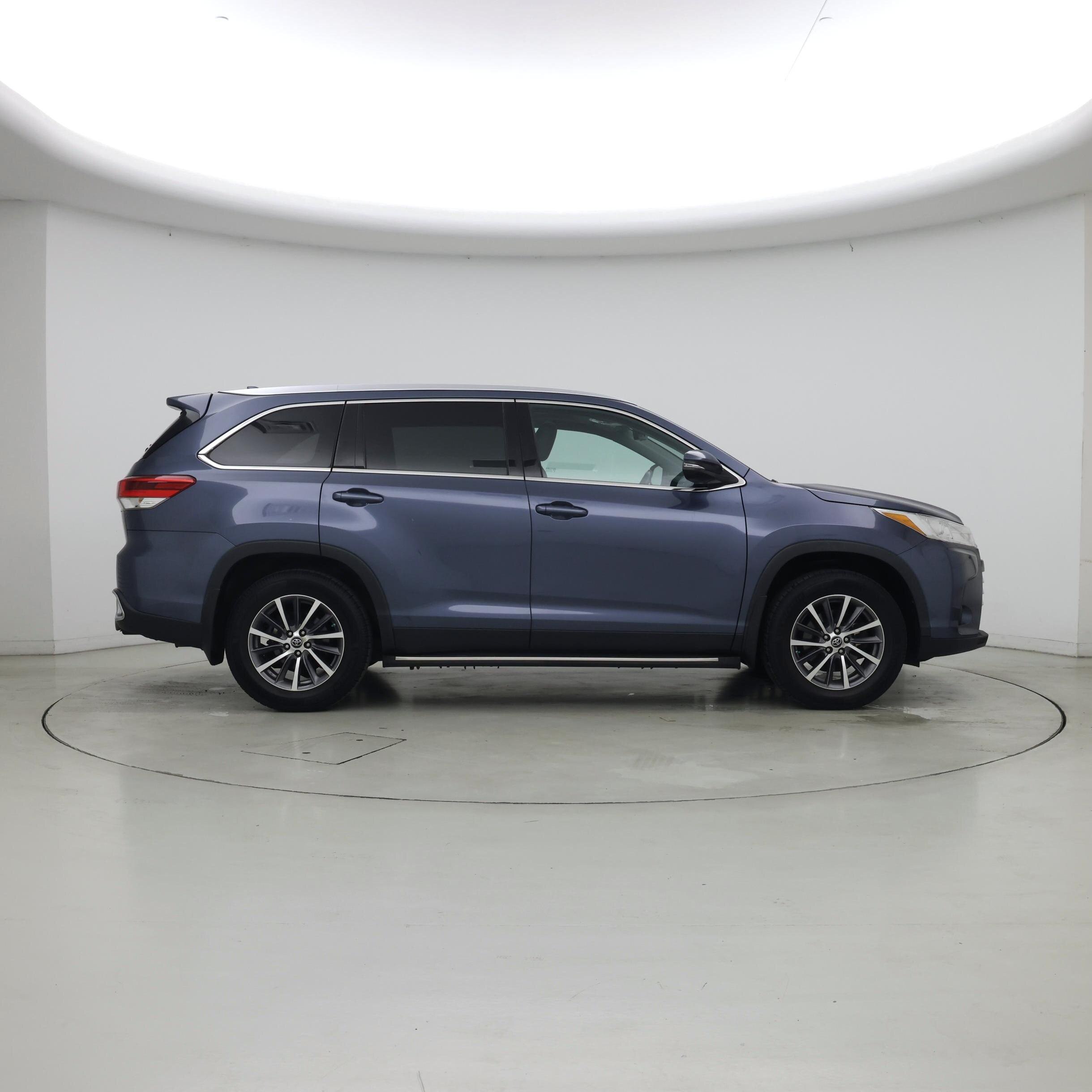 Thumbnail: 2019 Toyota Highlander - 7