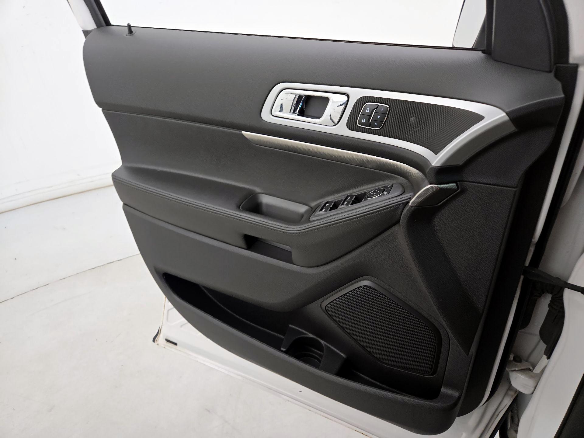 Thumbnail: 2014 Ford Explorer - 12