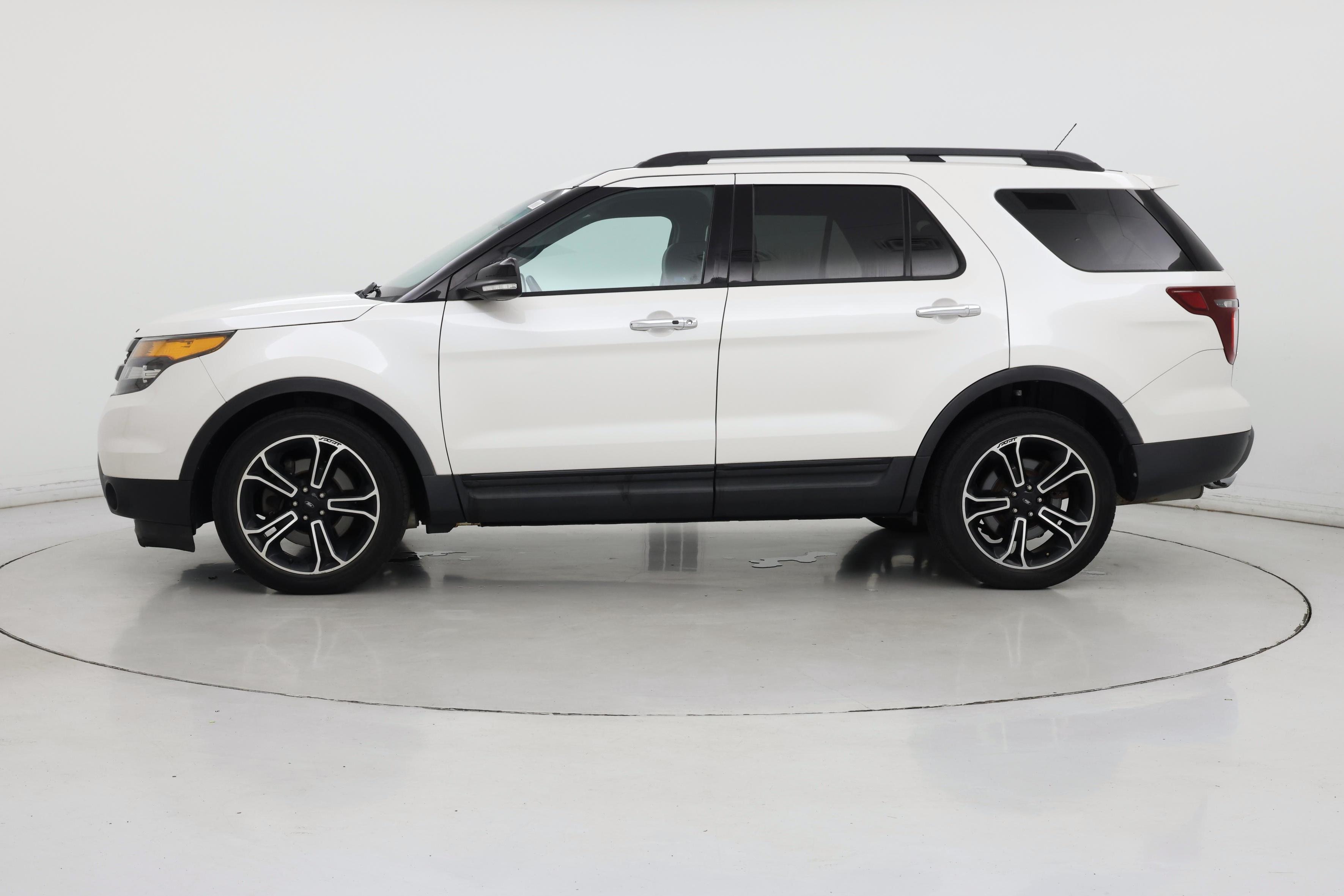 Thumbnail: 2014 Ford Explorer - 3