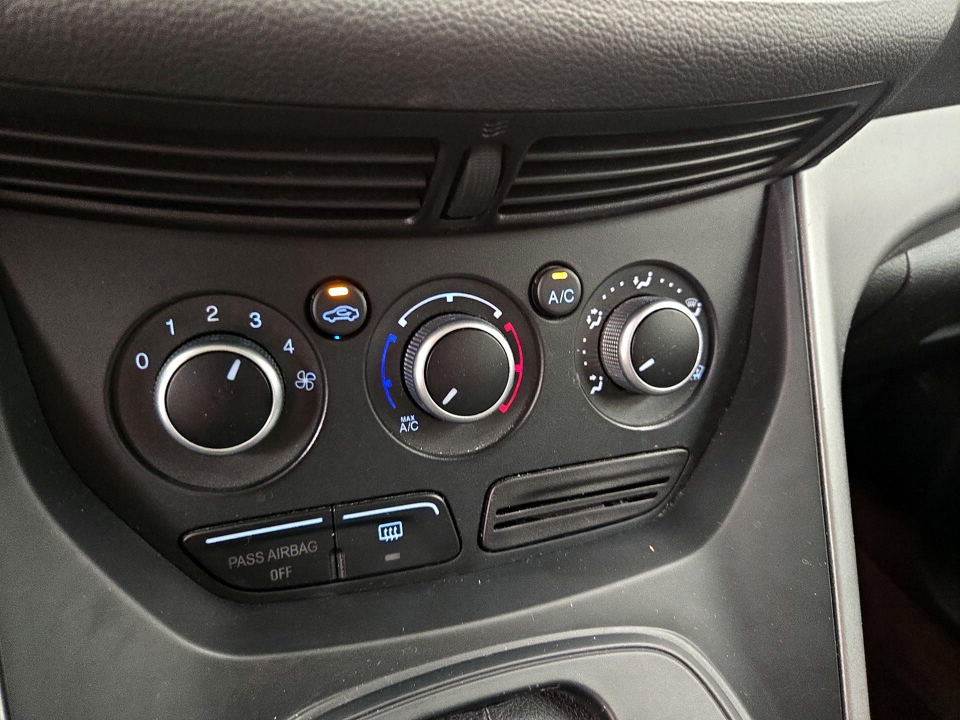 Thumbnail: 2014 Ford Escape - 16
