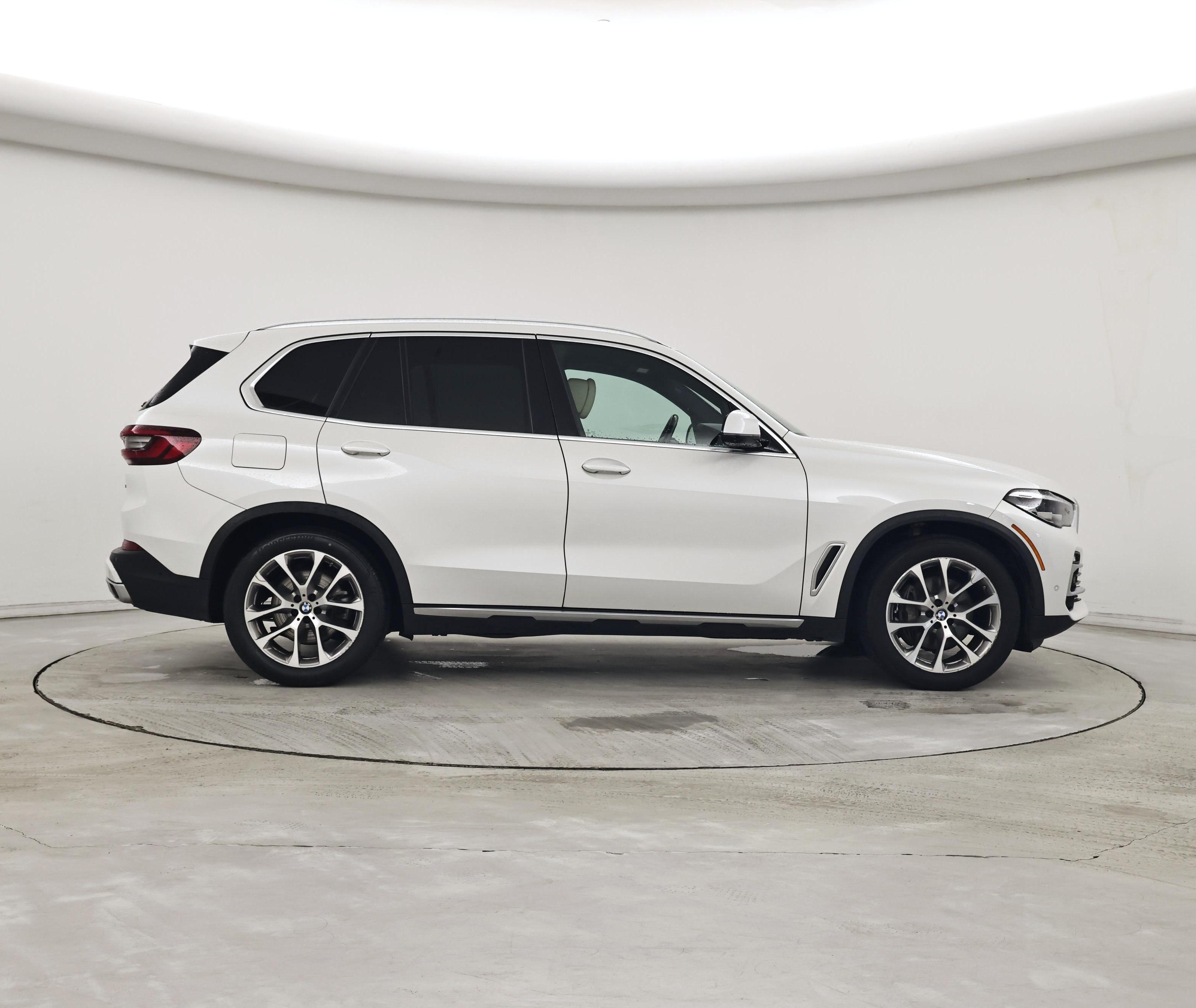 Thumbnail: 2021 BMW X5 - 7