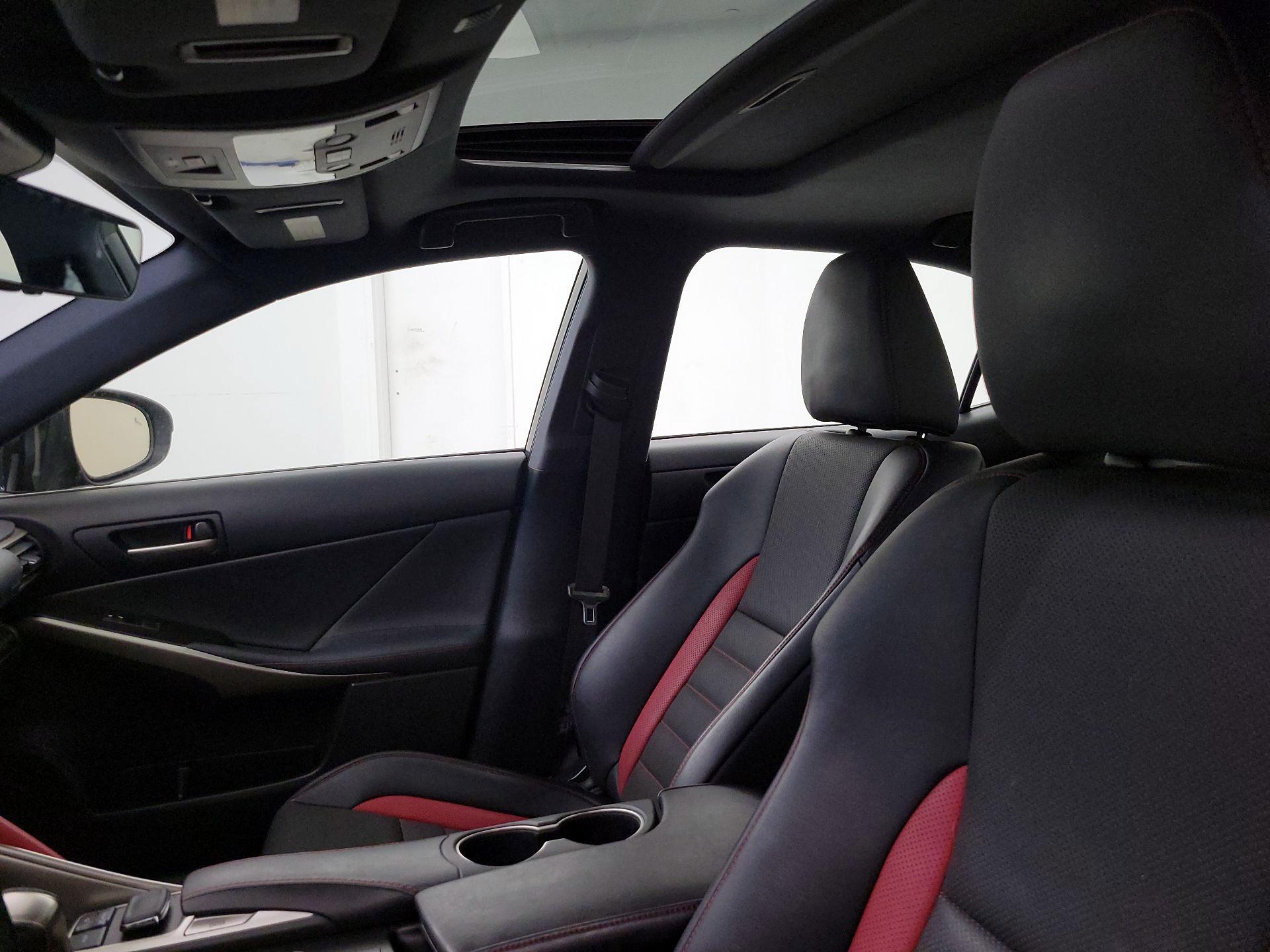 Thumbnail: 2019 Lexus IS - 20