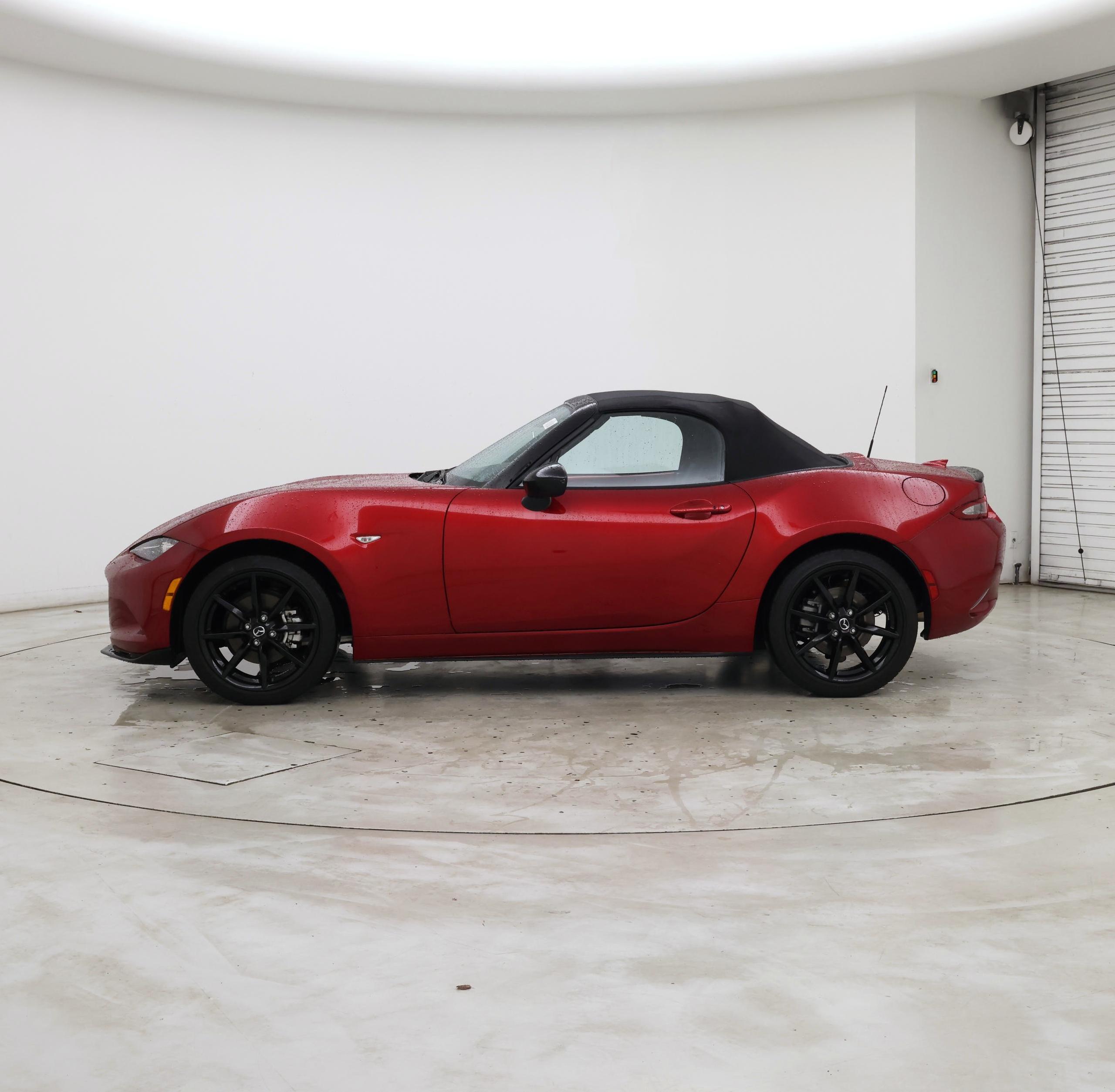 Thumbnail: 2021 Mazda MX-5 Miata - 3