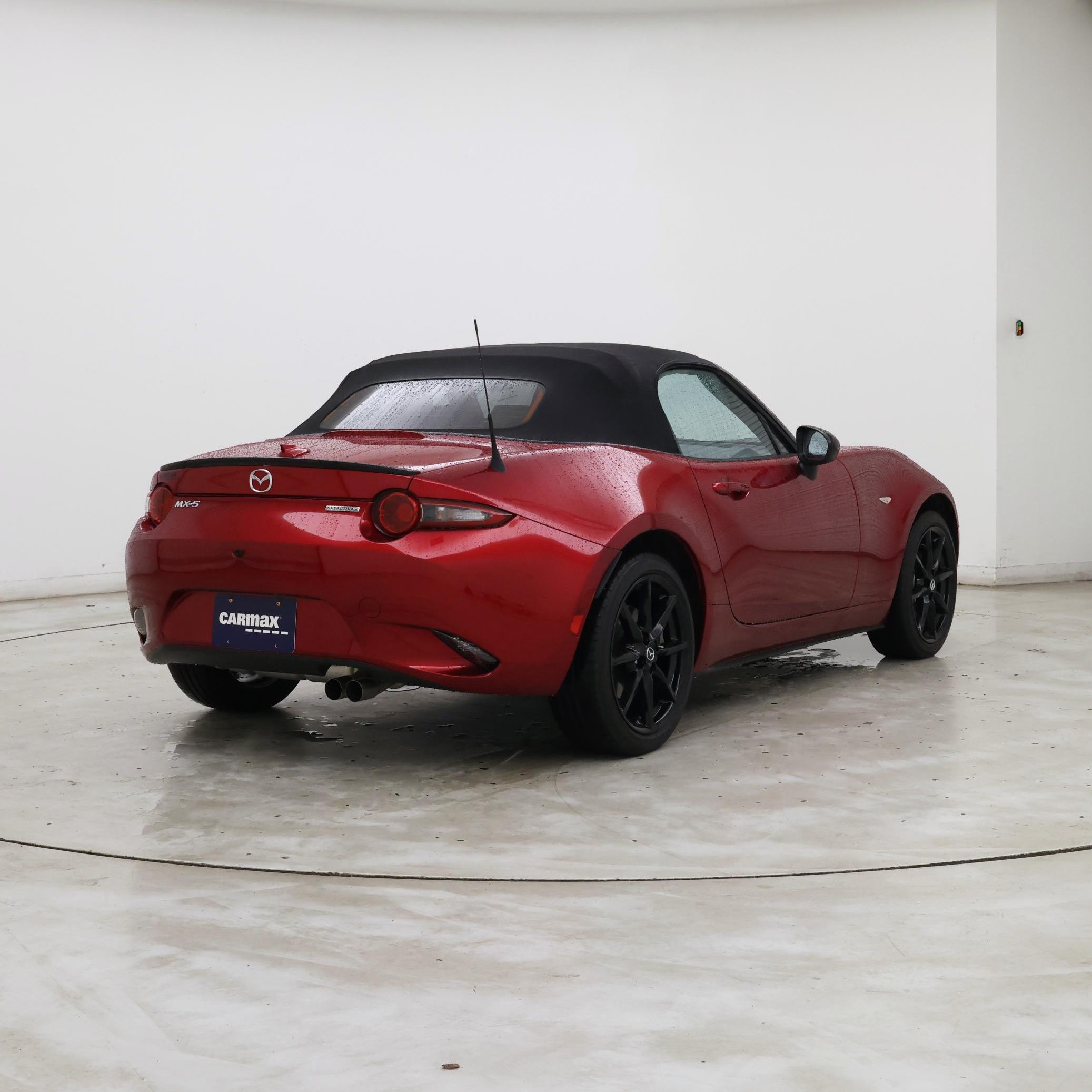 Thumbnail: 2021 Mazda MX-5 Miata - 8