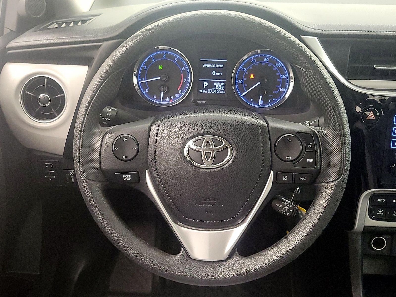 2017 Toyota Corolla LE - Photo 11