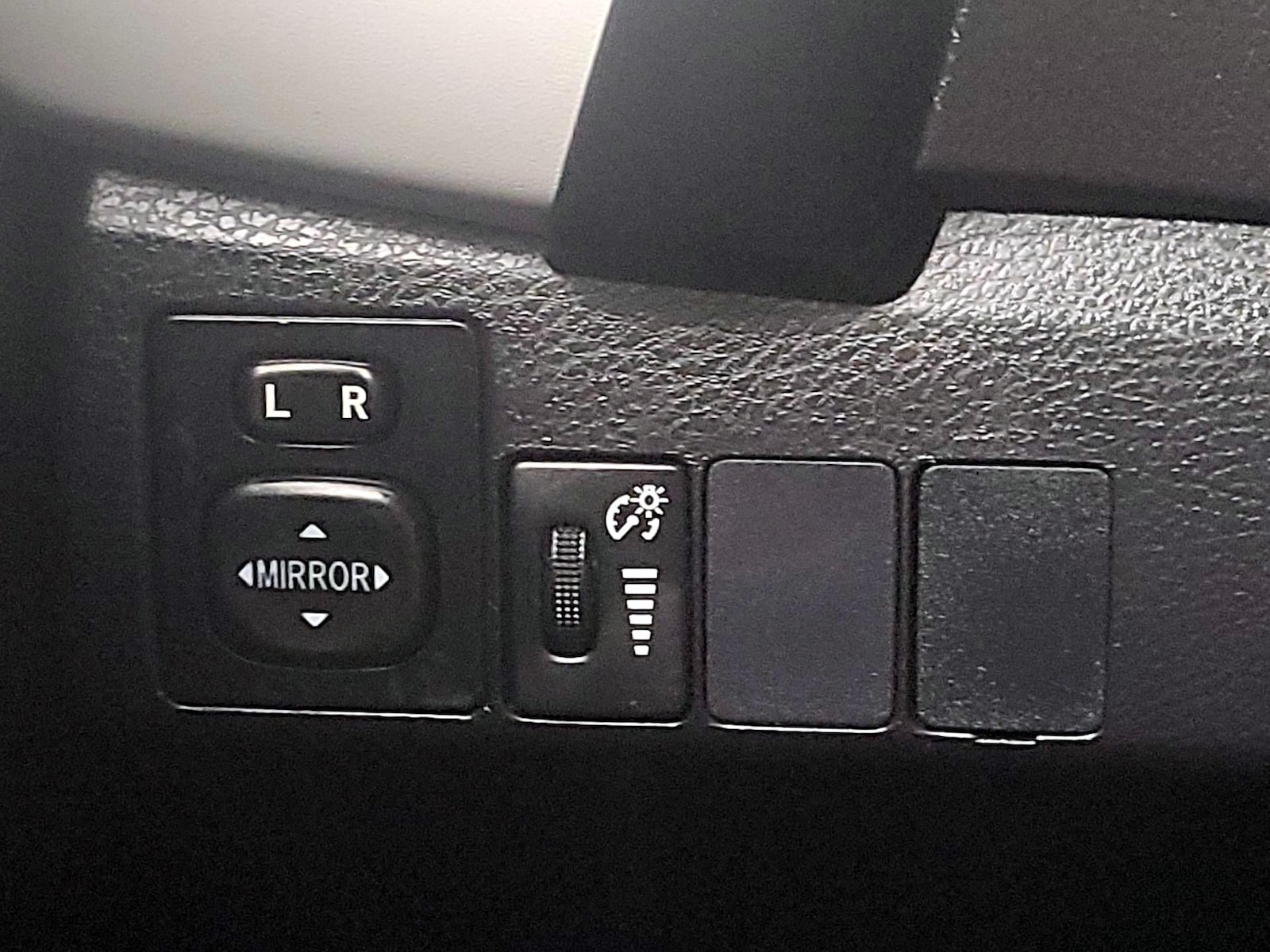 2017 Toyota Corolla LE - Photo 14