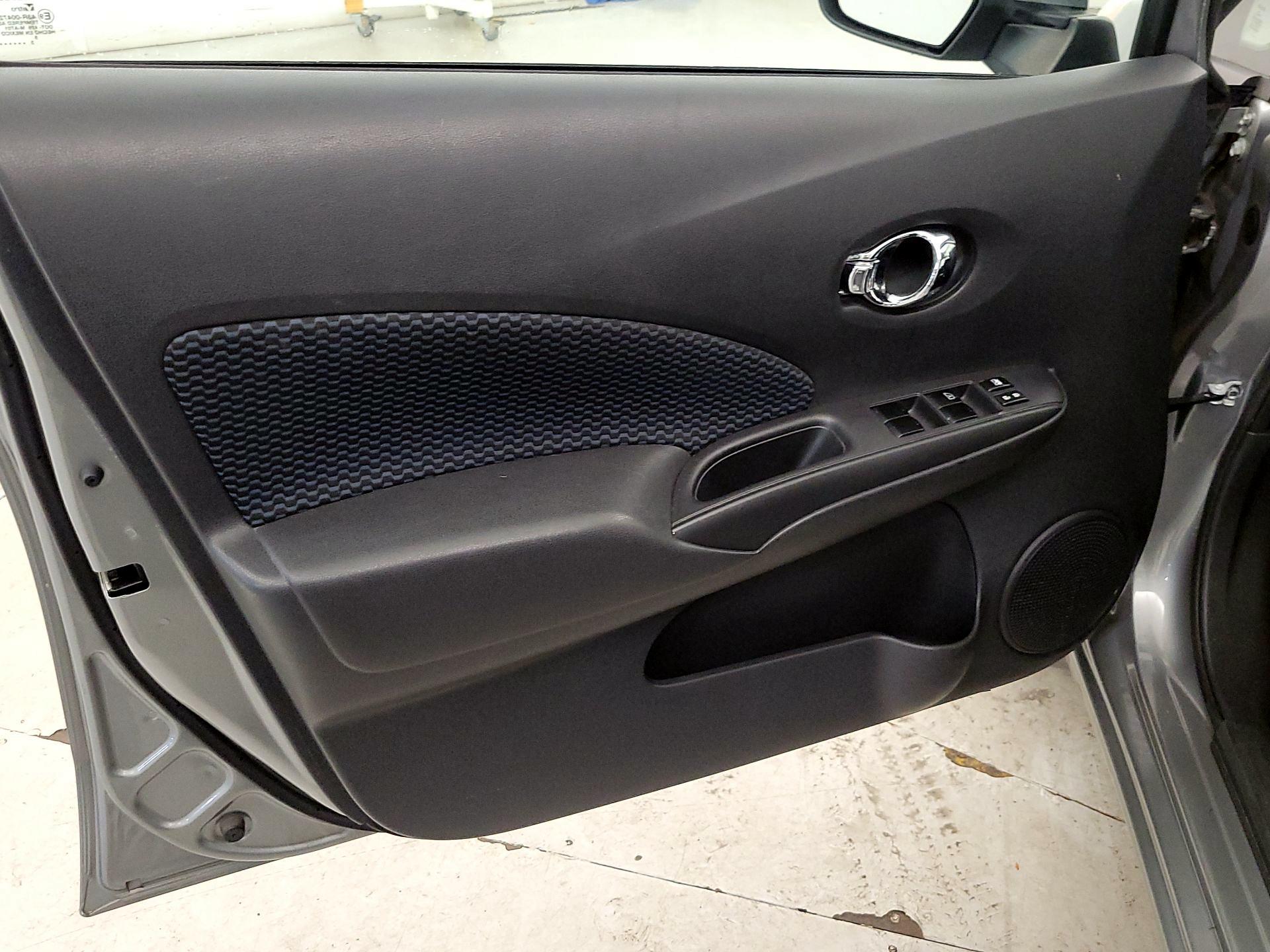 Thumbnail: 2014 Nissan Versa Note - 12