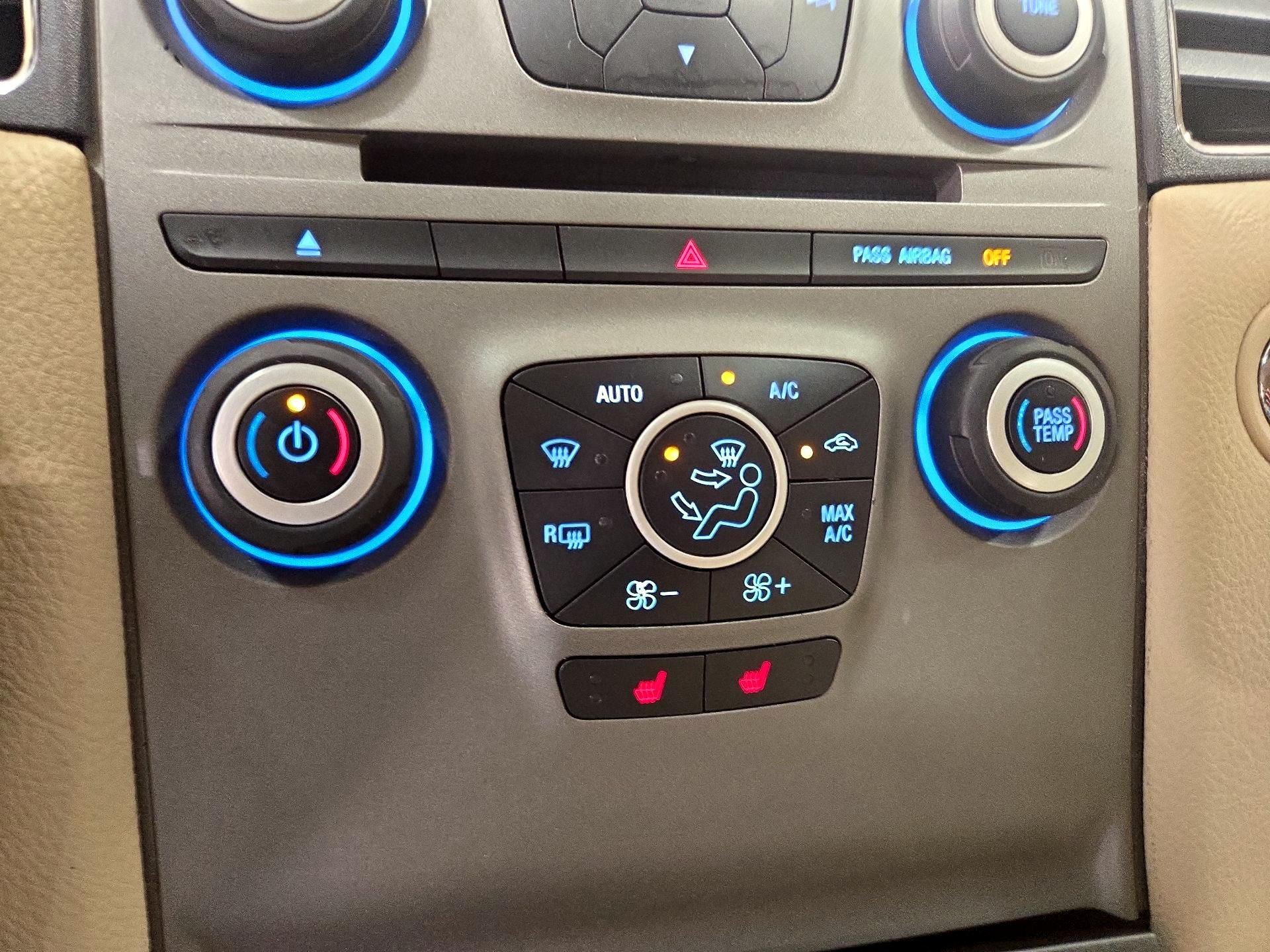 Thumbnail: 2015 Ford Taurus - 16
