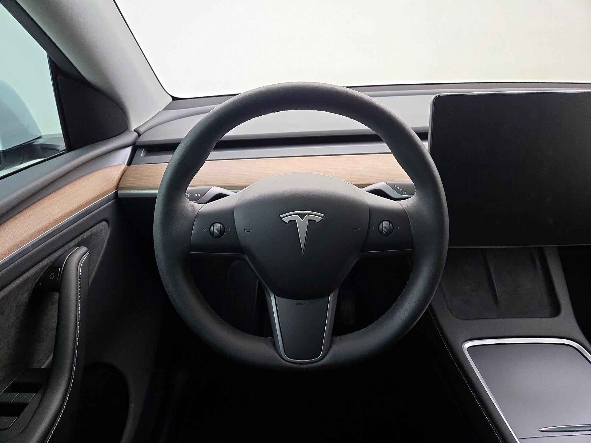 Thumbnail: 2023 Tesla Model Y - 10