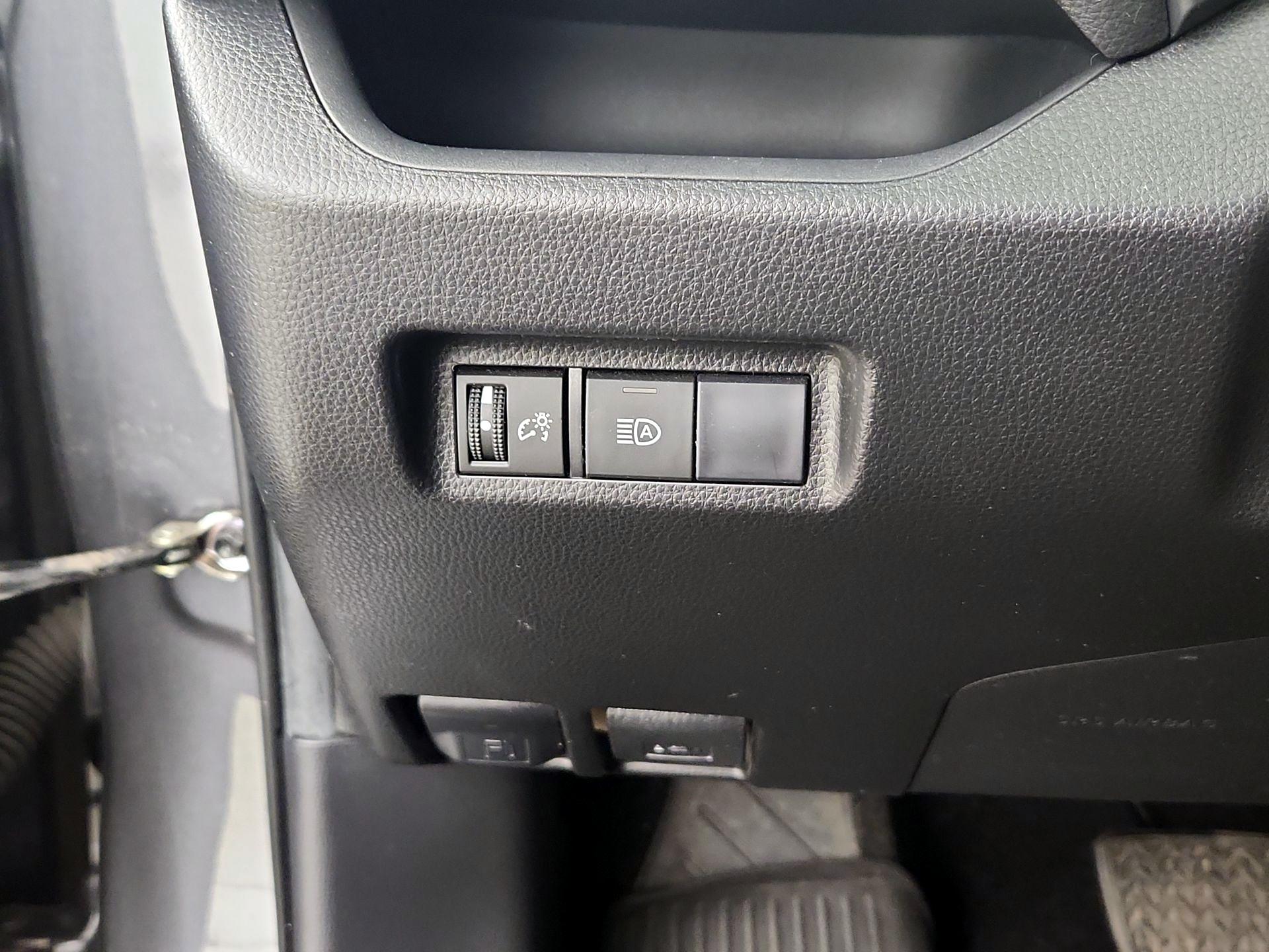 Thumbnail: 2019 Toyota RAV4 - 13