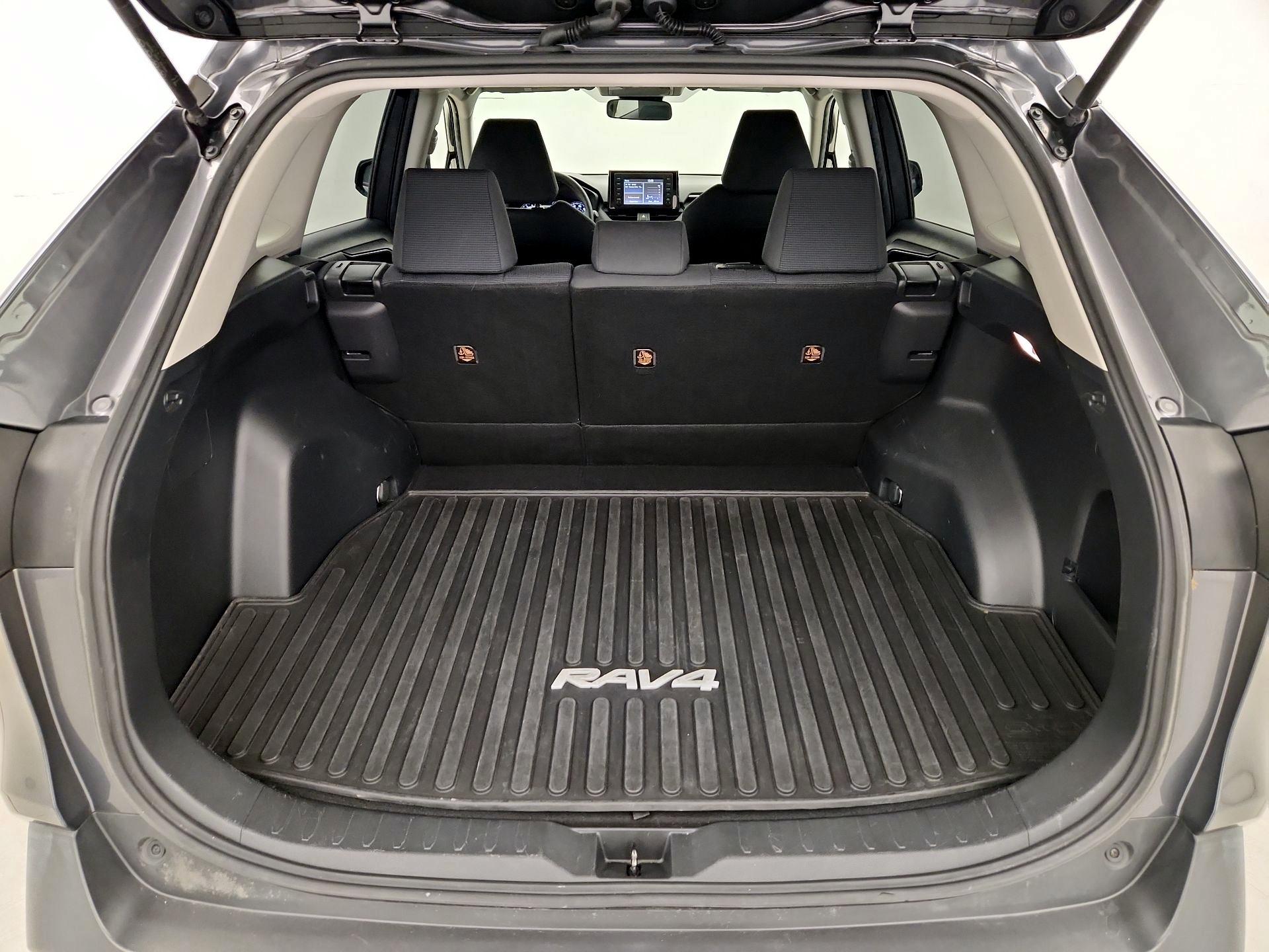 Thumbnail: 2019 Toyota RAV4 - 20