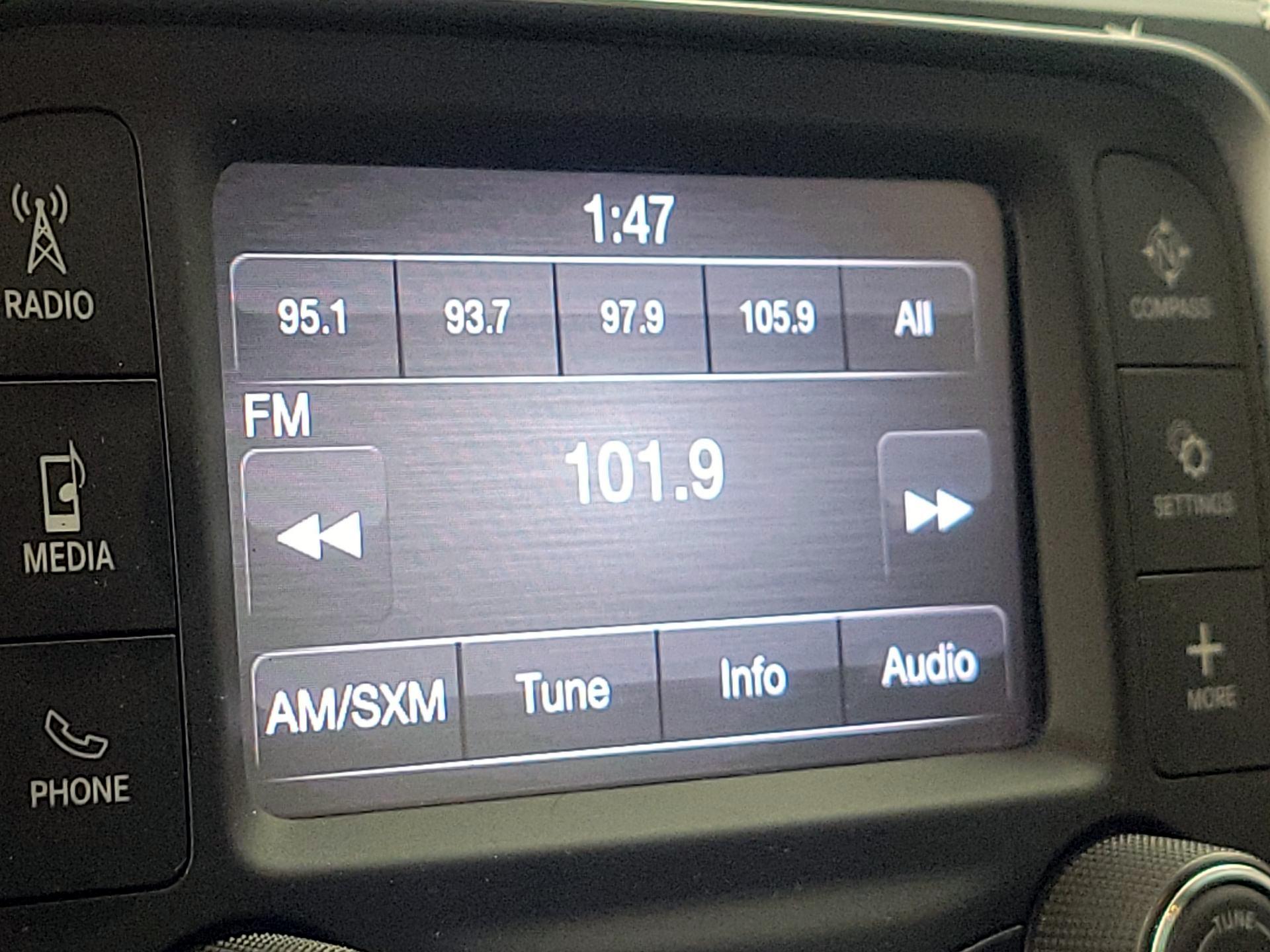 Thumbnail: 2021 RAM 1500 Classic - 16