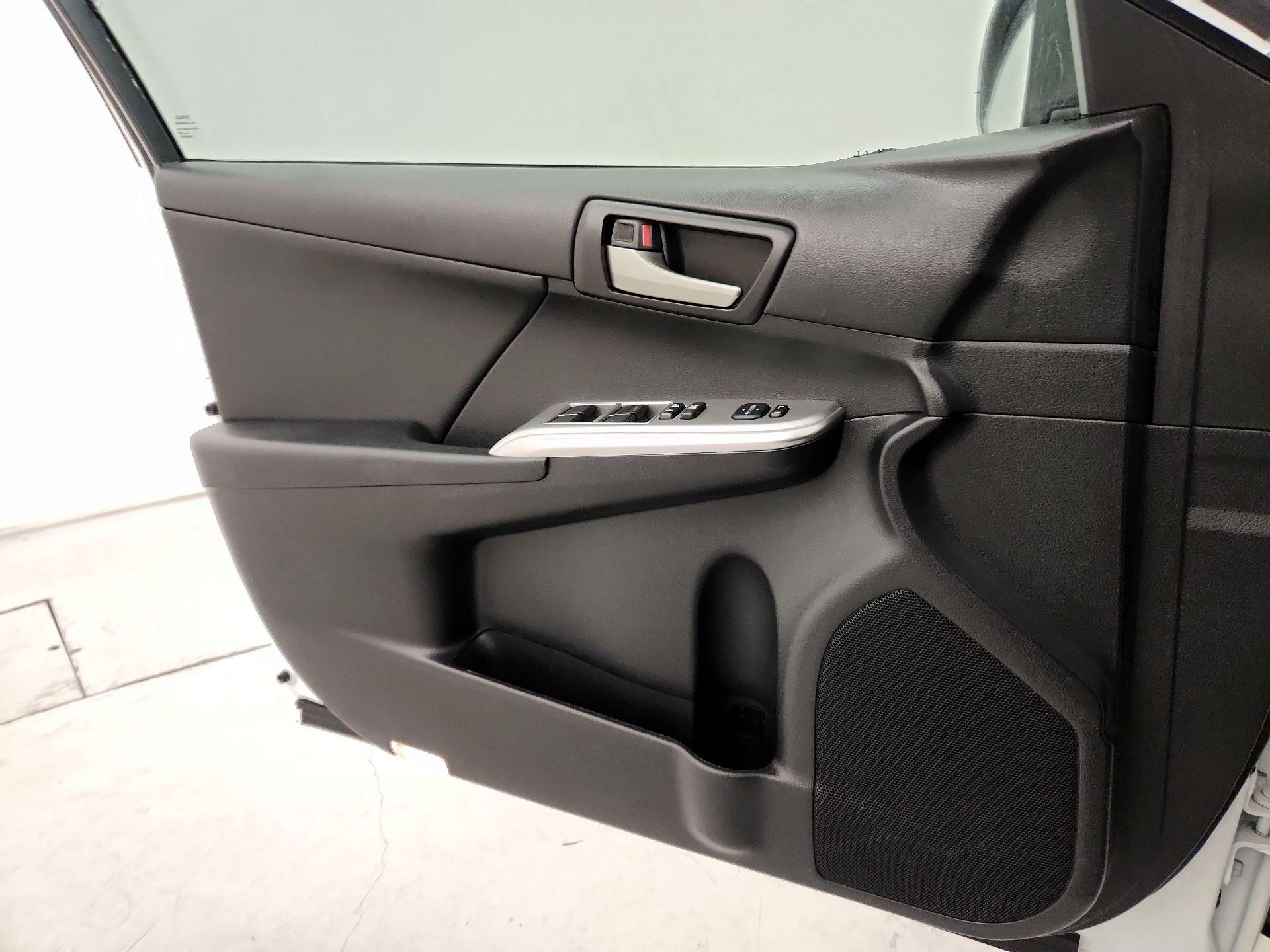 Thumbnail: 2014 Toyota Camry - 12