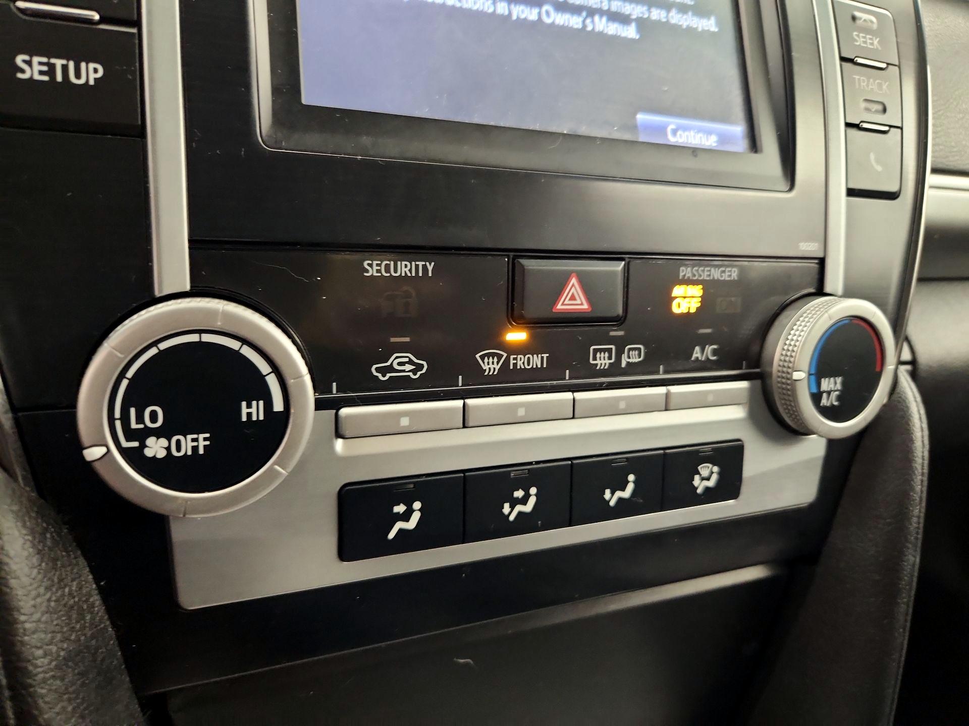 Thumbnail: 2014 Toyota Camry - 16