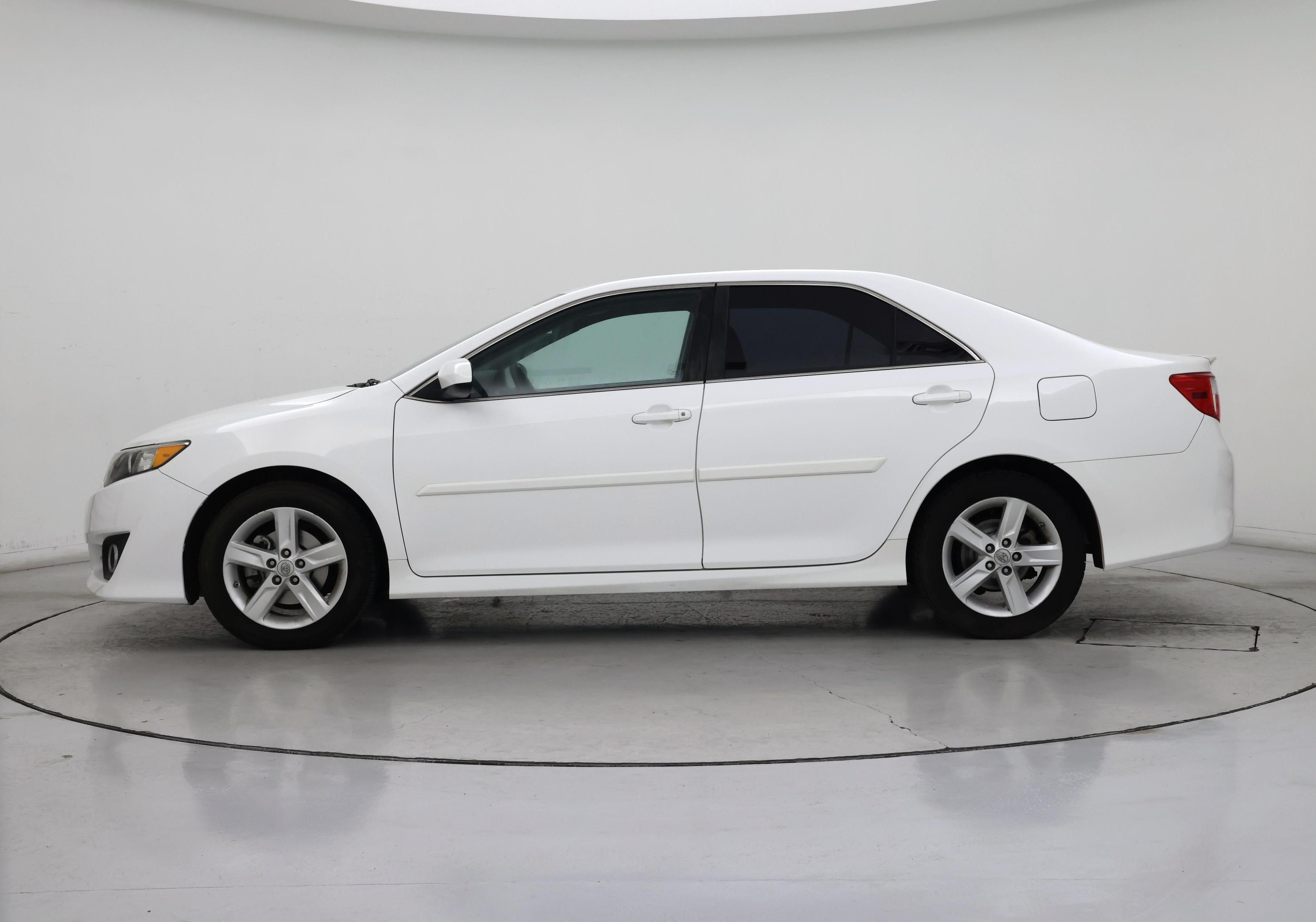 Thumbnail: 2014 Toyota Camry - 3