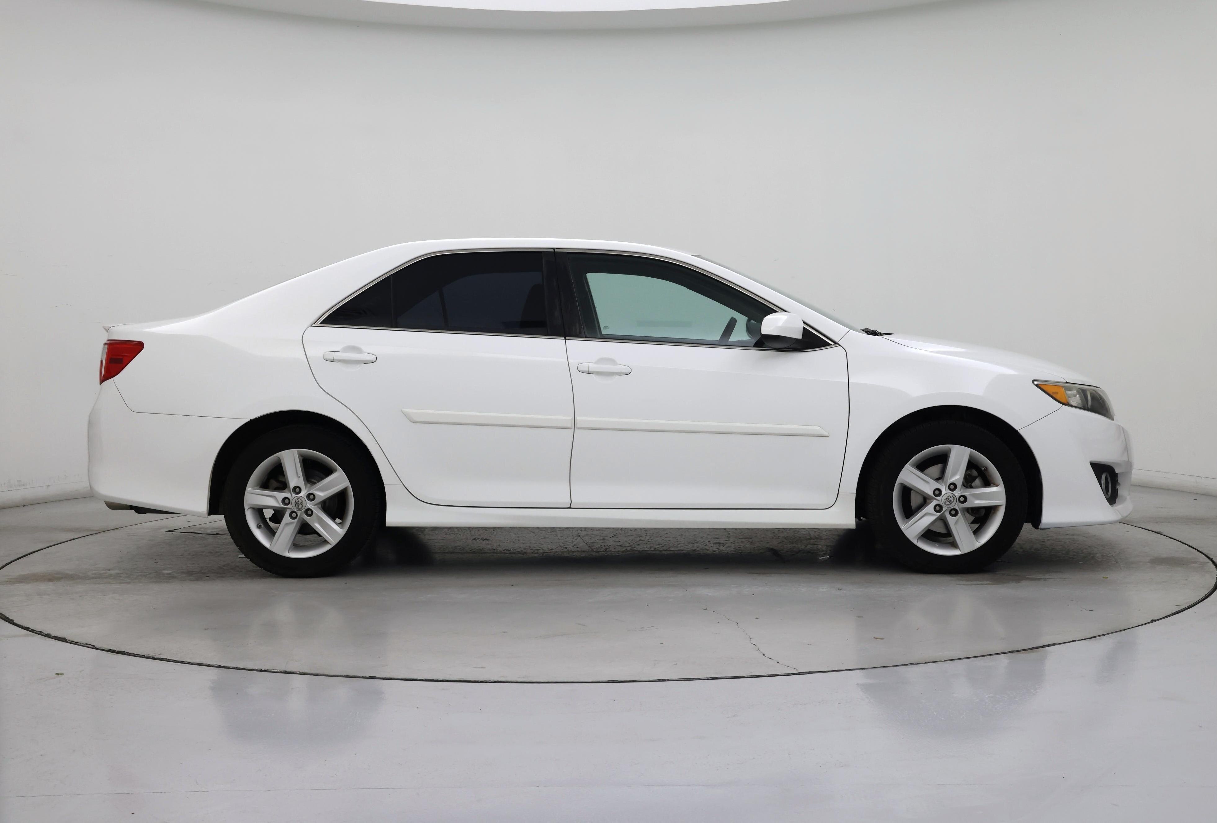 Thumbnail: 2014 Toyota Camry - 7