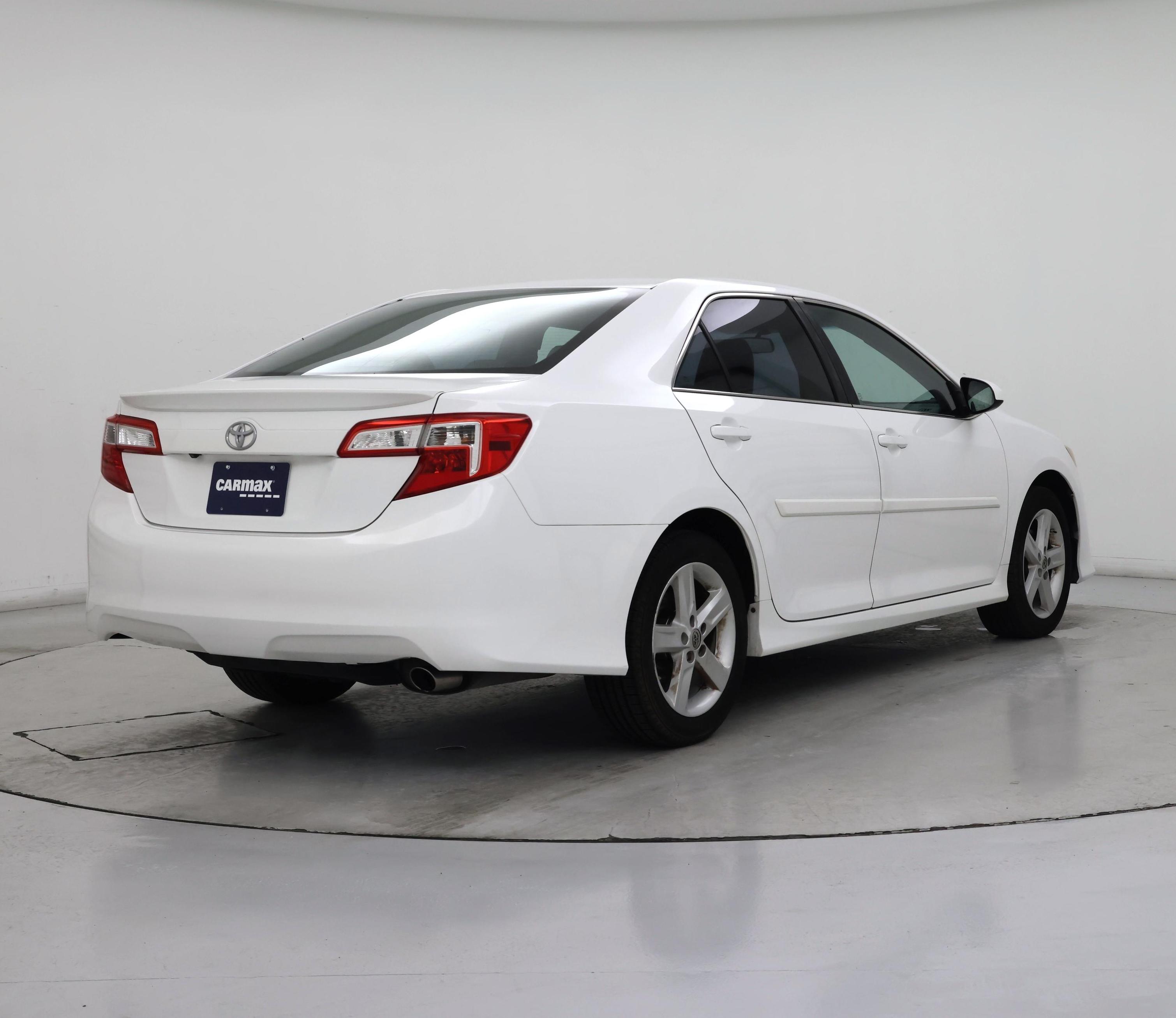 Thumbnail: 2014 Toyota Camry - 8