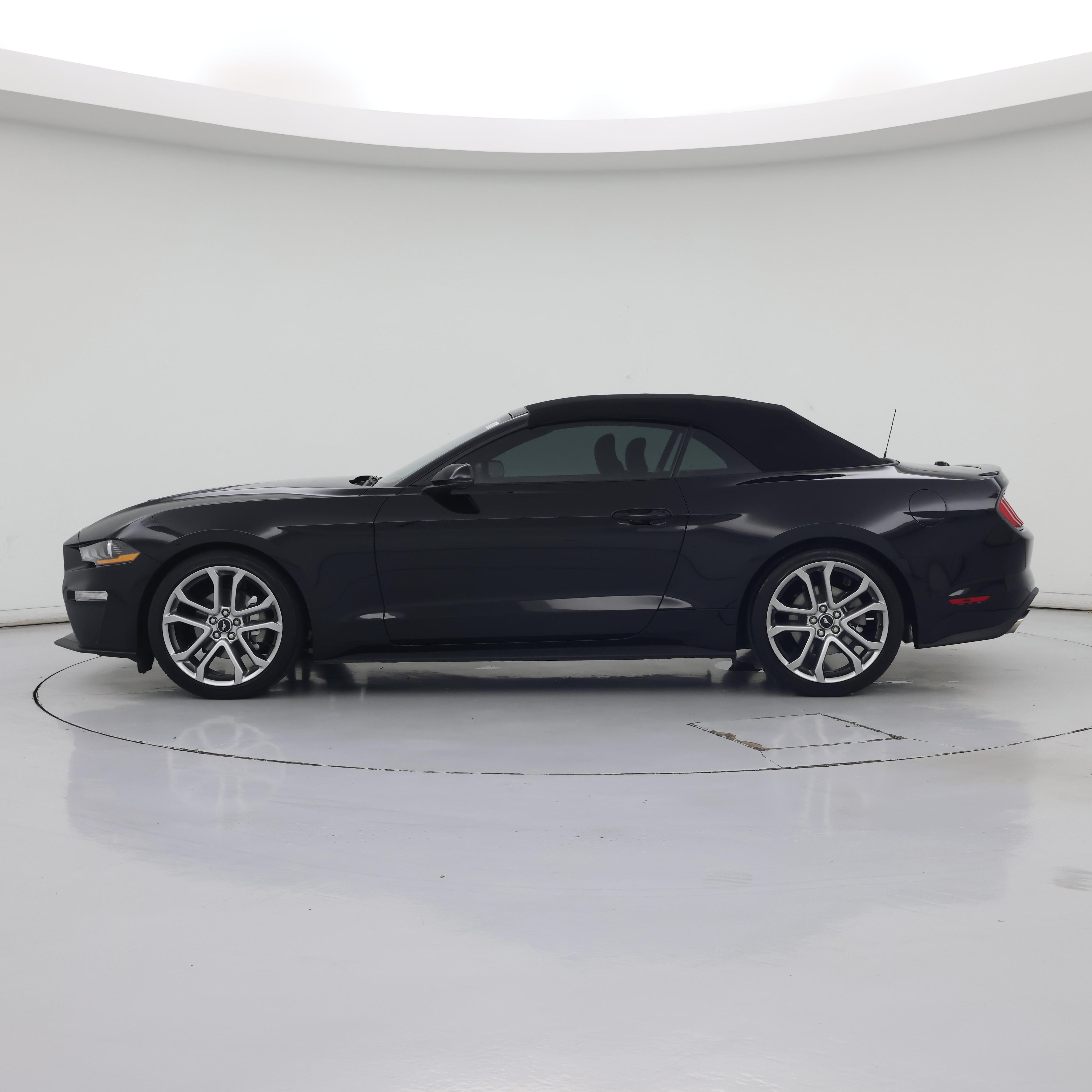 Thumbnail: 2022 Ford Mustang - 3