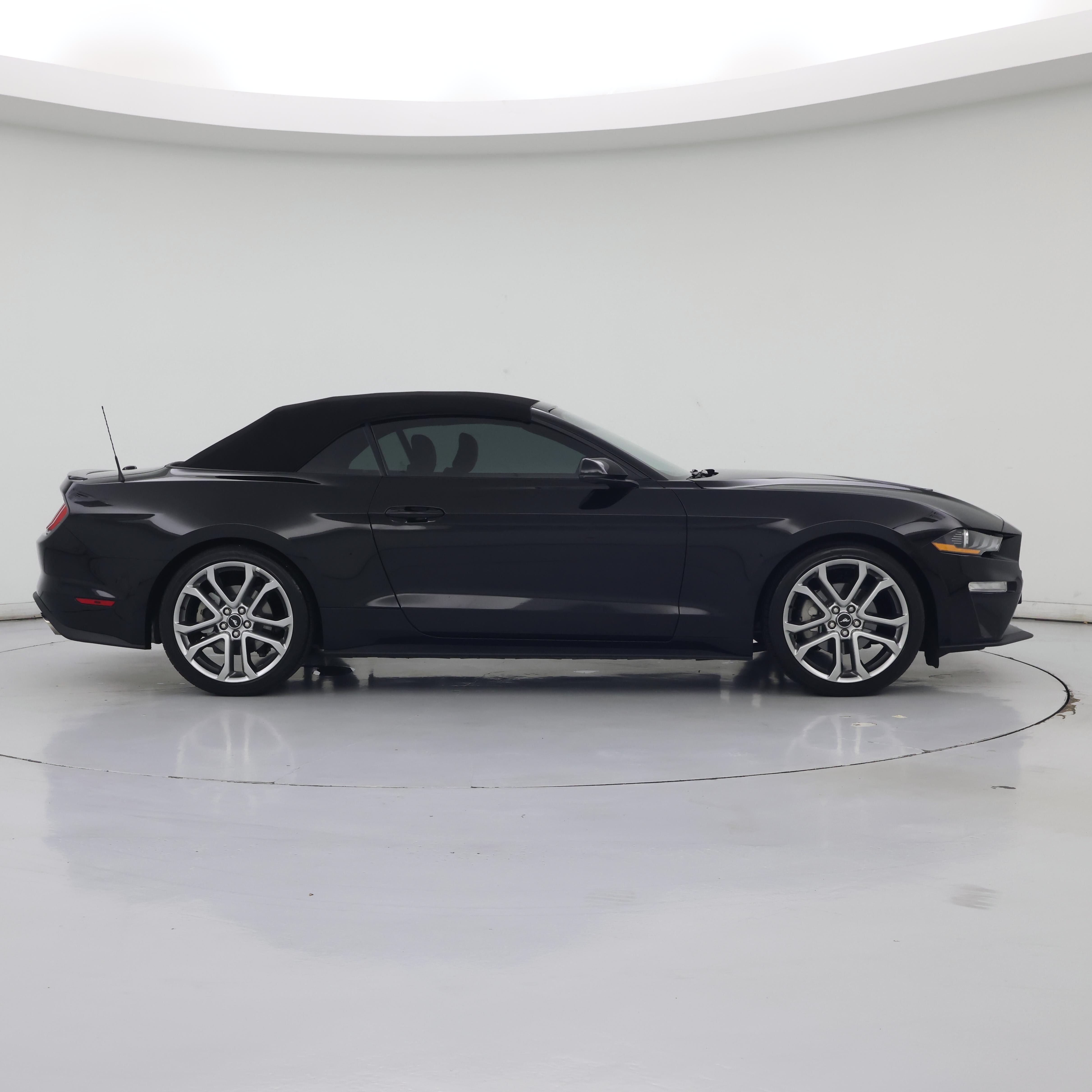Thumbnail: 2022 Ford Mustang - 7