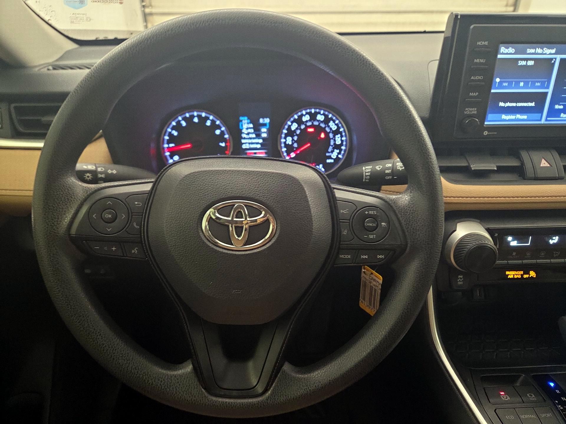 Thumbnail: 2021 Toyota RAV4 - 10