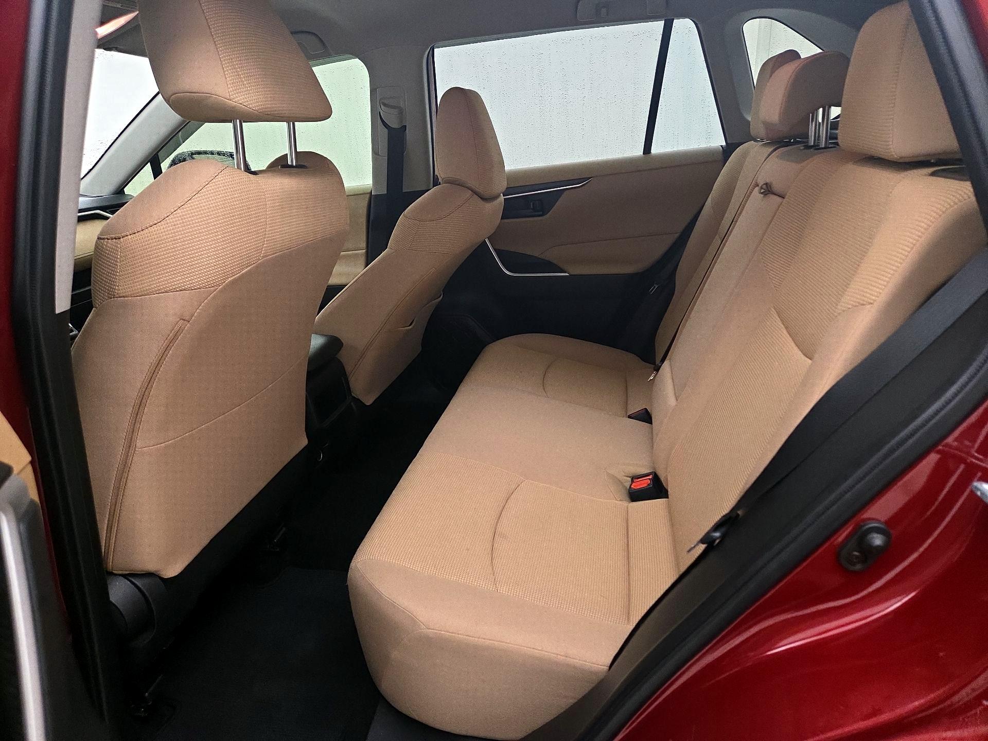 Thumbnail: 2021 Toyota RAV4 - 19
