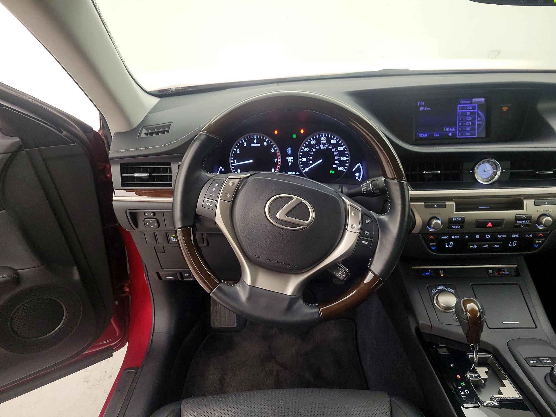 Thumbnail: 2014 Lexus ES - 10