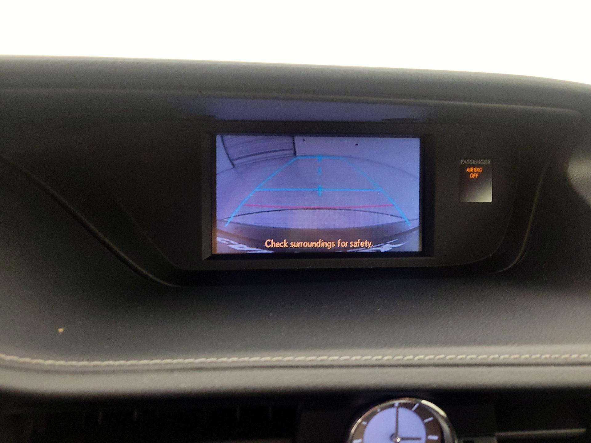Thumbnail: 2014 Lexus ES - 14