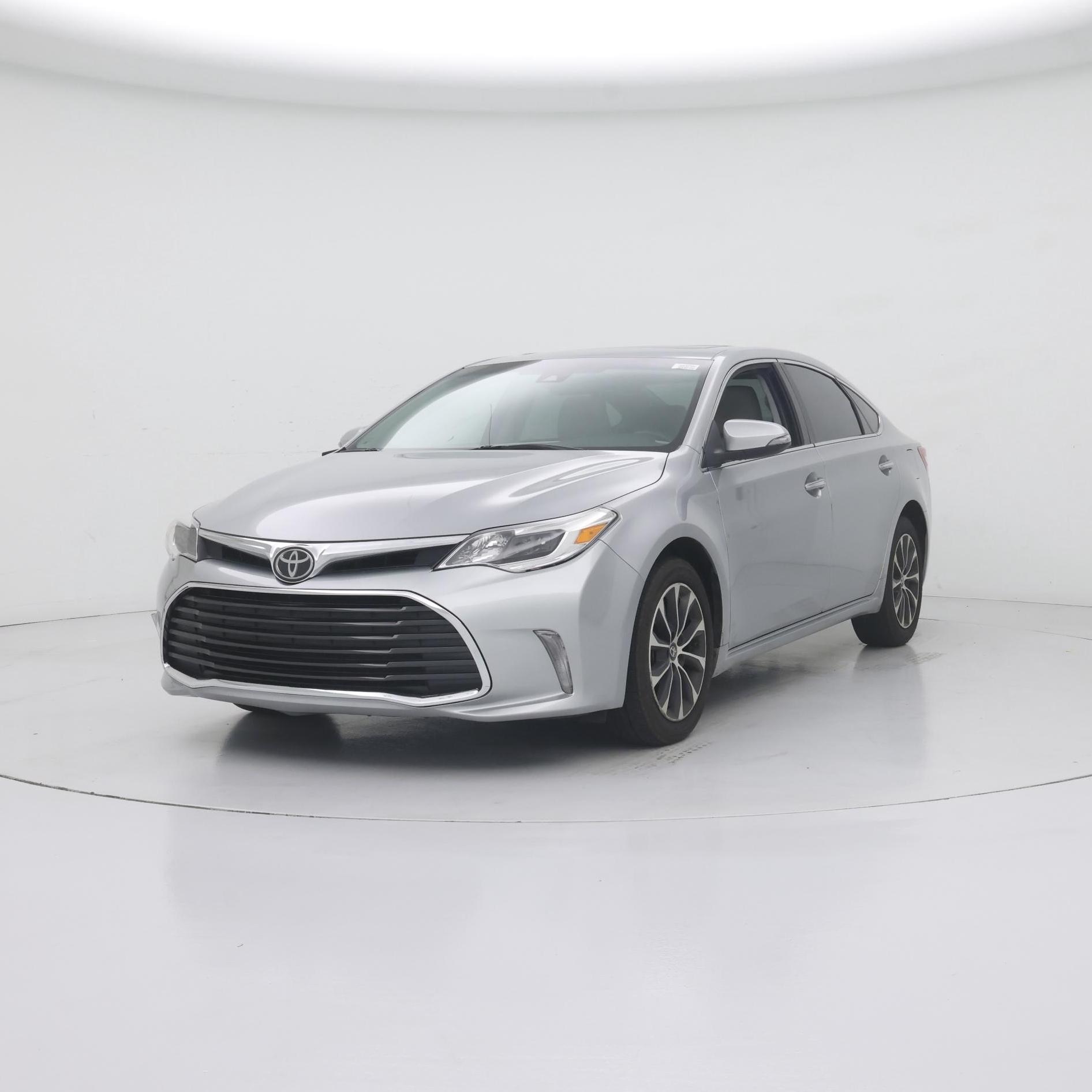 Thumbnail: 2017 Toyota Avalon - 4