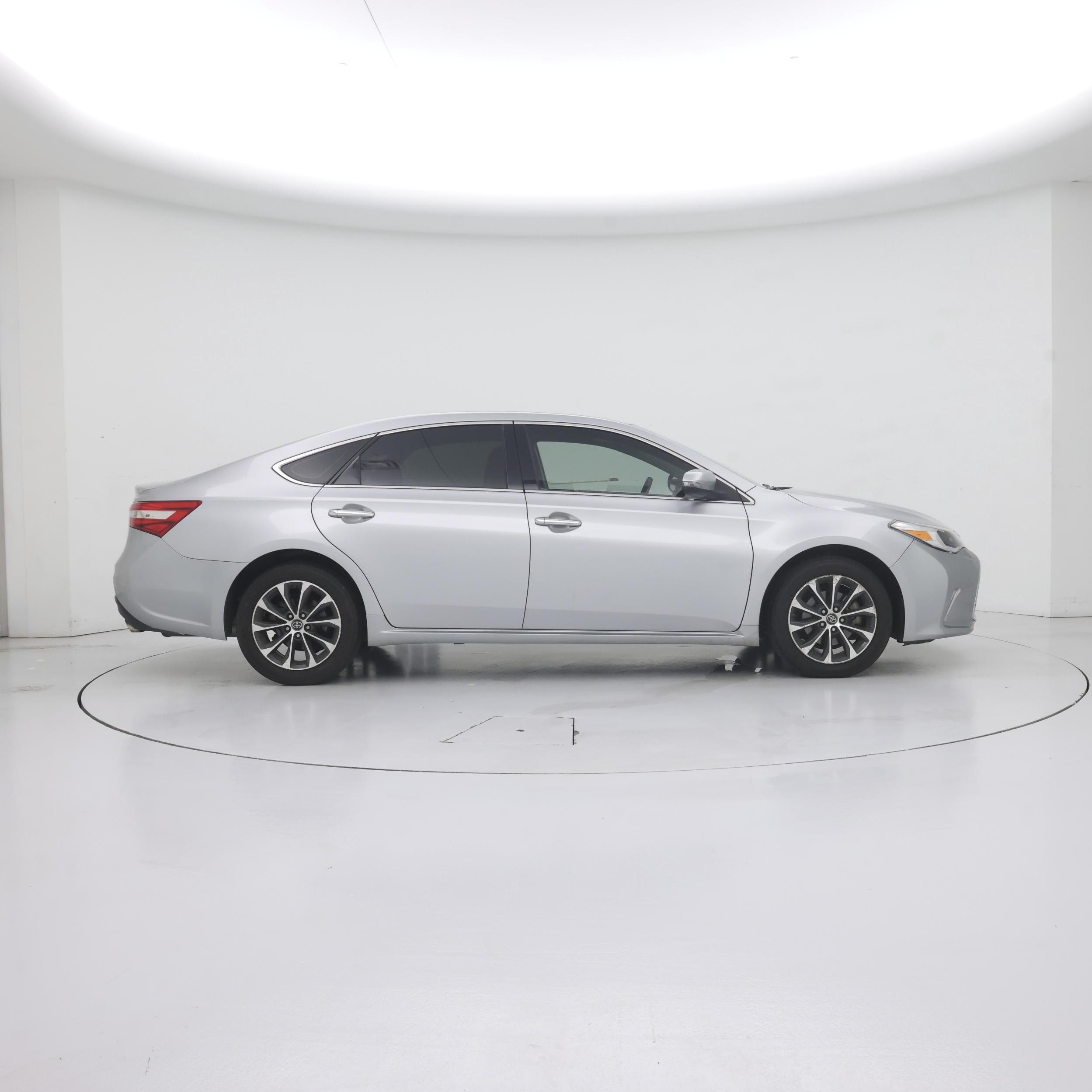 Thumbnail: 2017 Toyota Avalon - 7
