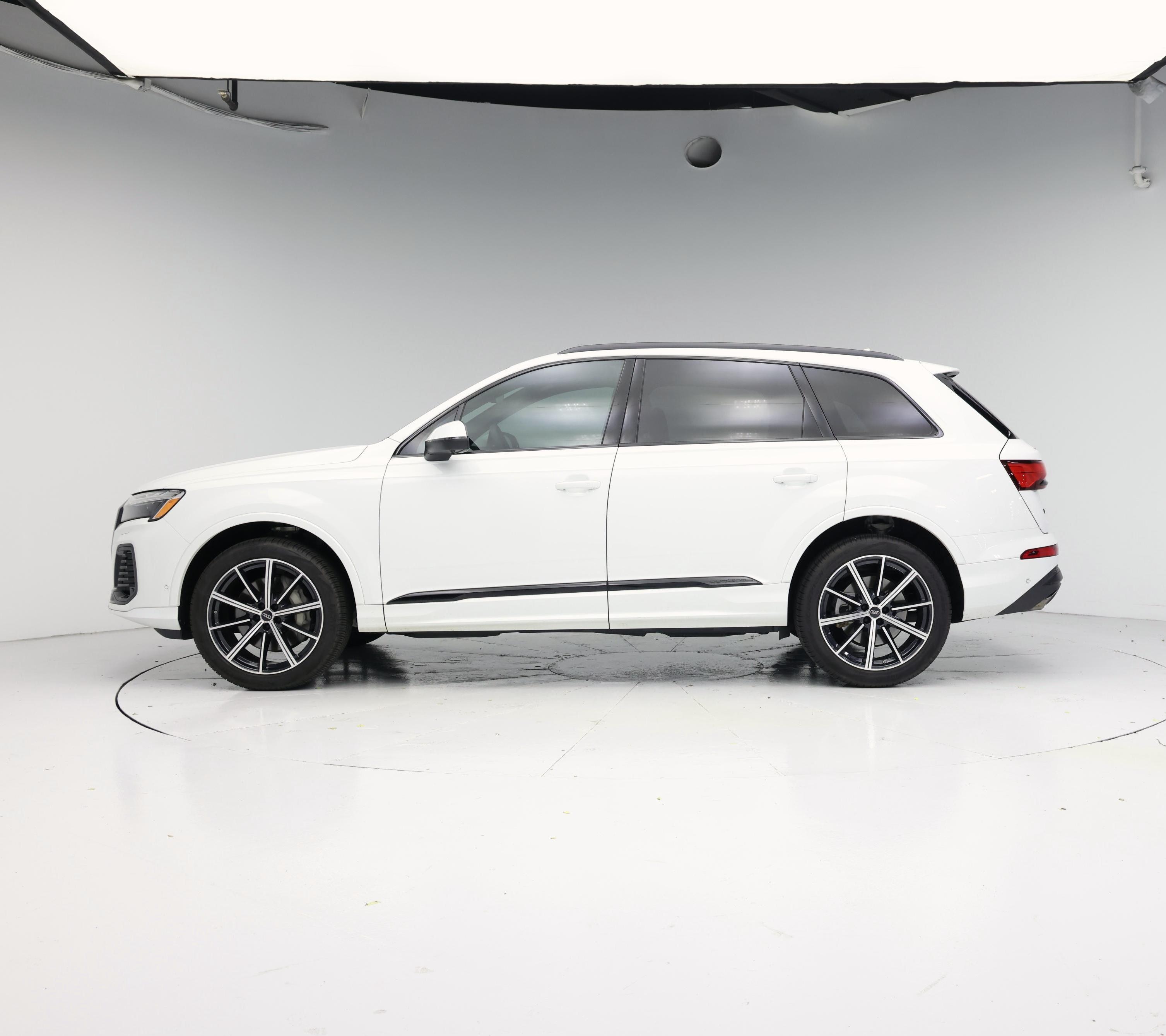 Thumbnail: 2025 Audi Q7 - 3