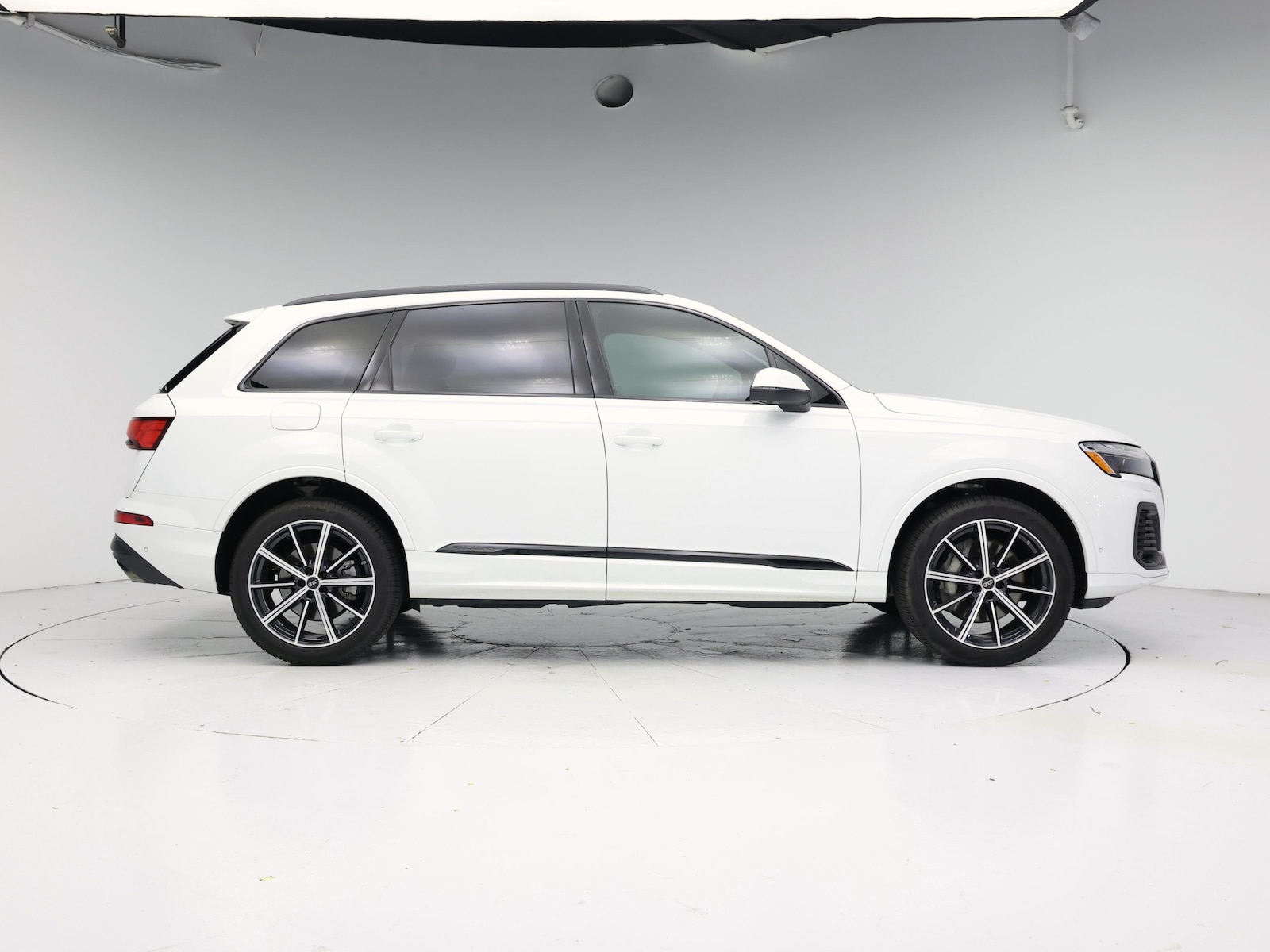 2025 Audi Q7 Premium Plus - Photo 8