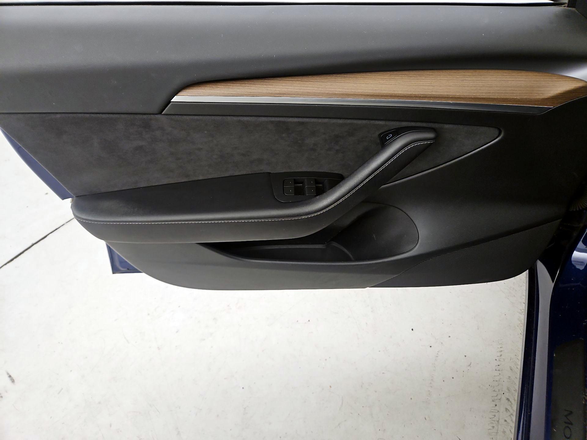 Thumbnail: 2023 Tesla Model 3 - 12