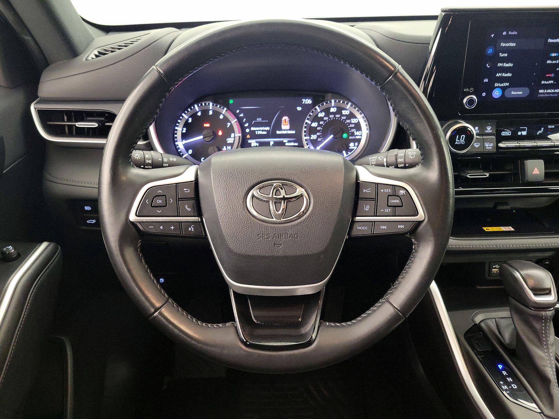 Thumbnail: 2023 Toyota Highlander - 10