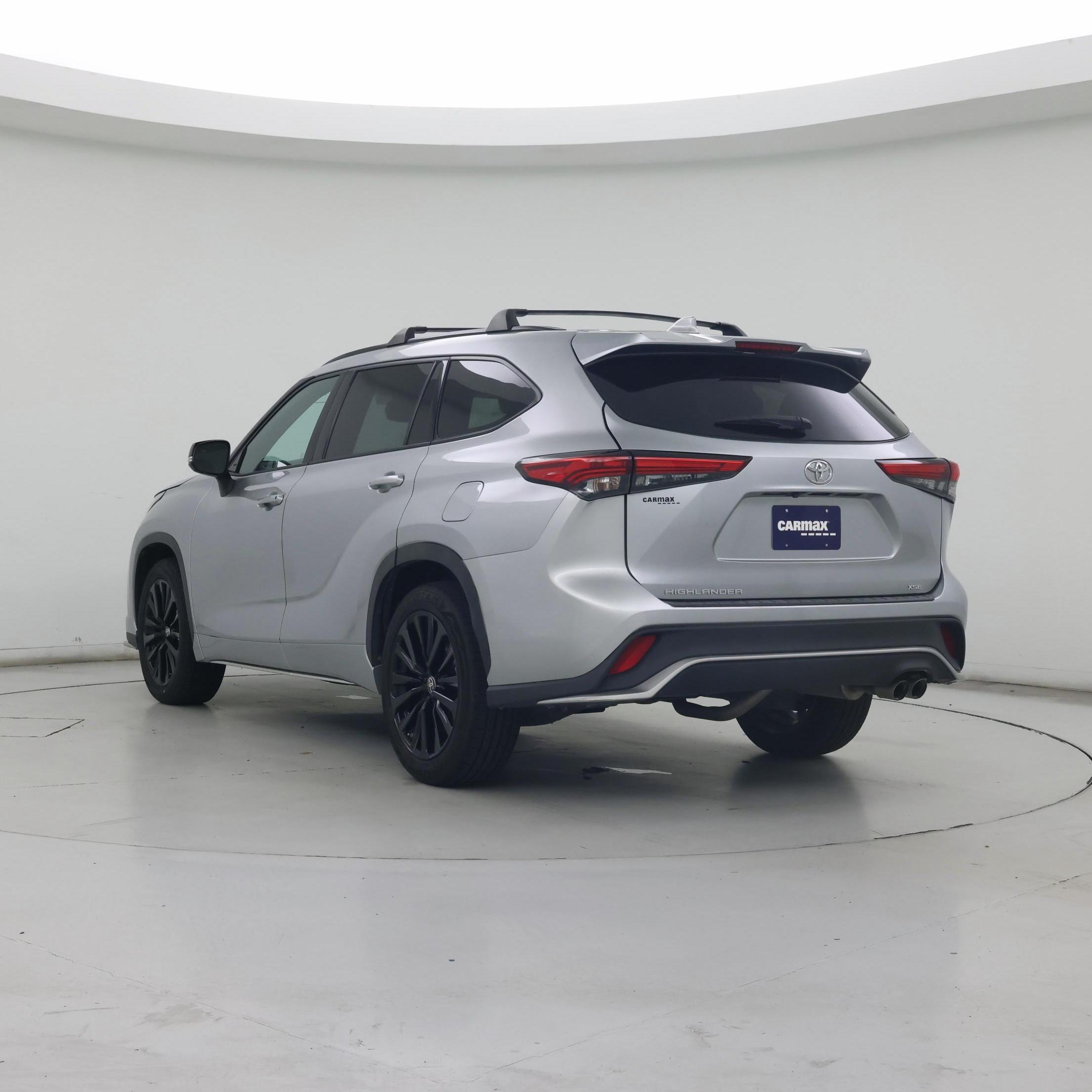 Thumbnail: 2023 Toyota Highlander - 2