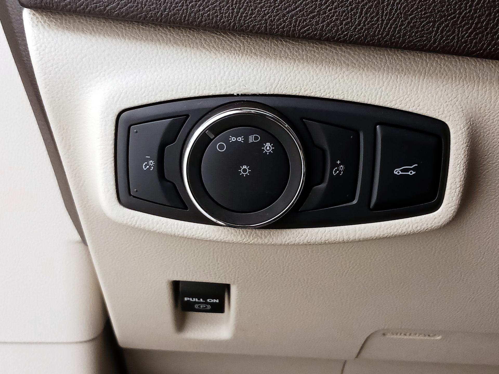 Thumbnail: 2018 Lincoln MKC - 13
