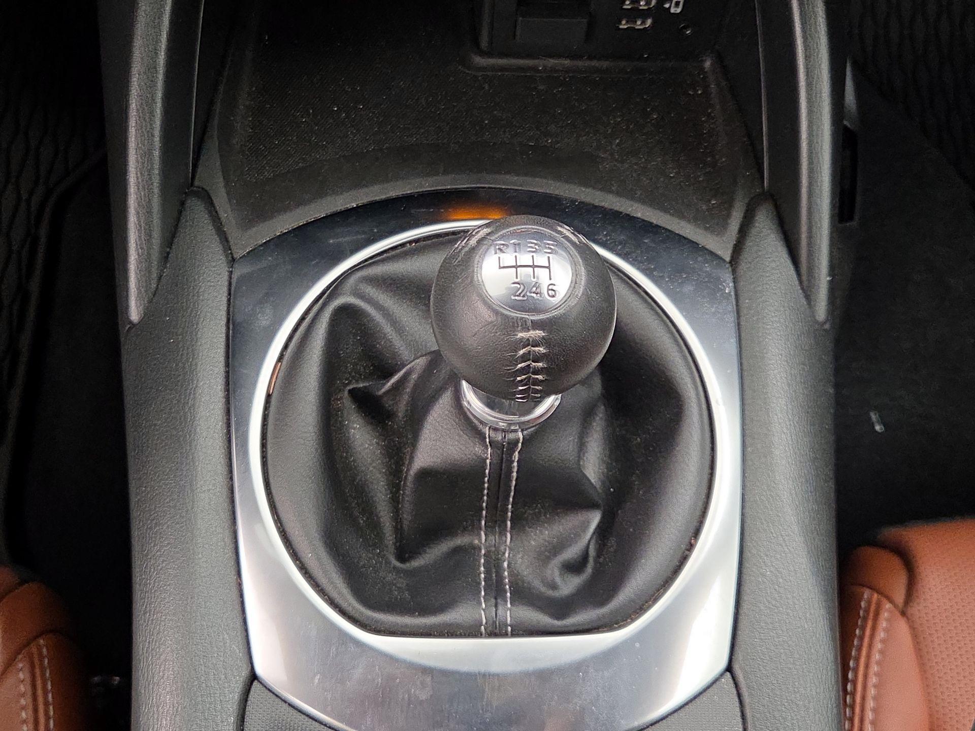 Thumbnail: 2022 Mazda MX-5 Miata - 18