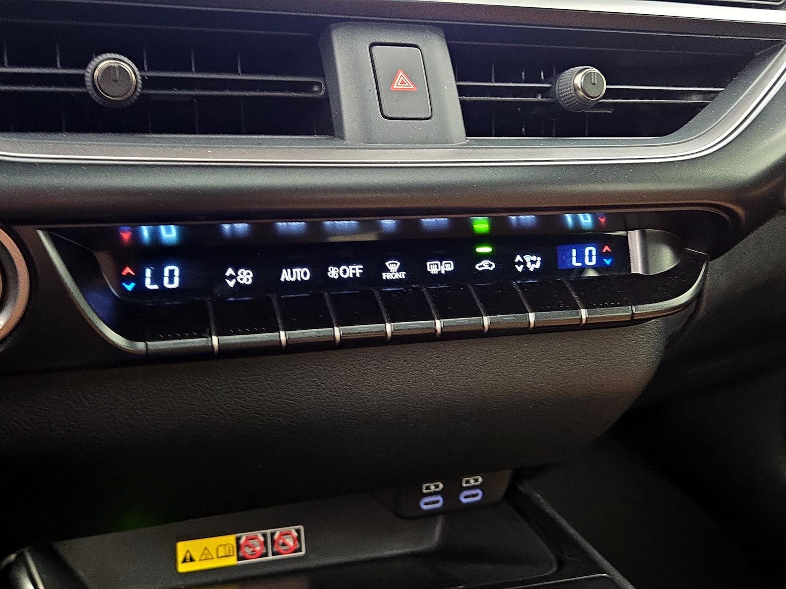2023 Lexus UX Hybrid 250h Premium - Photo 17