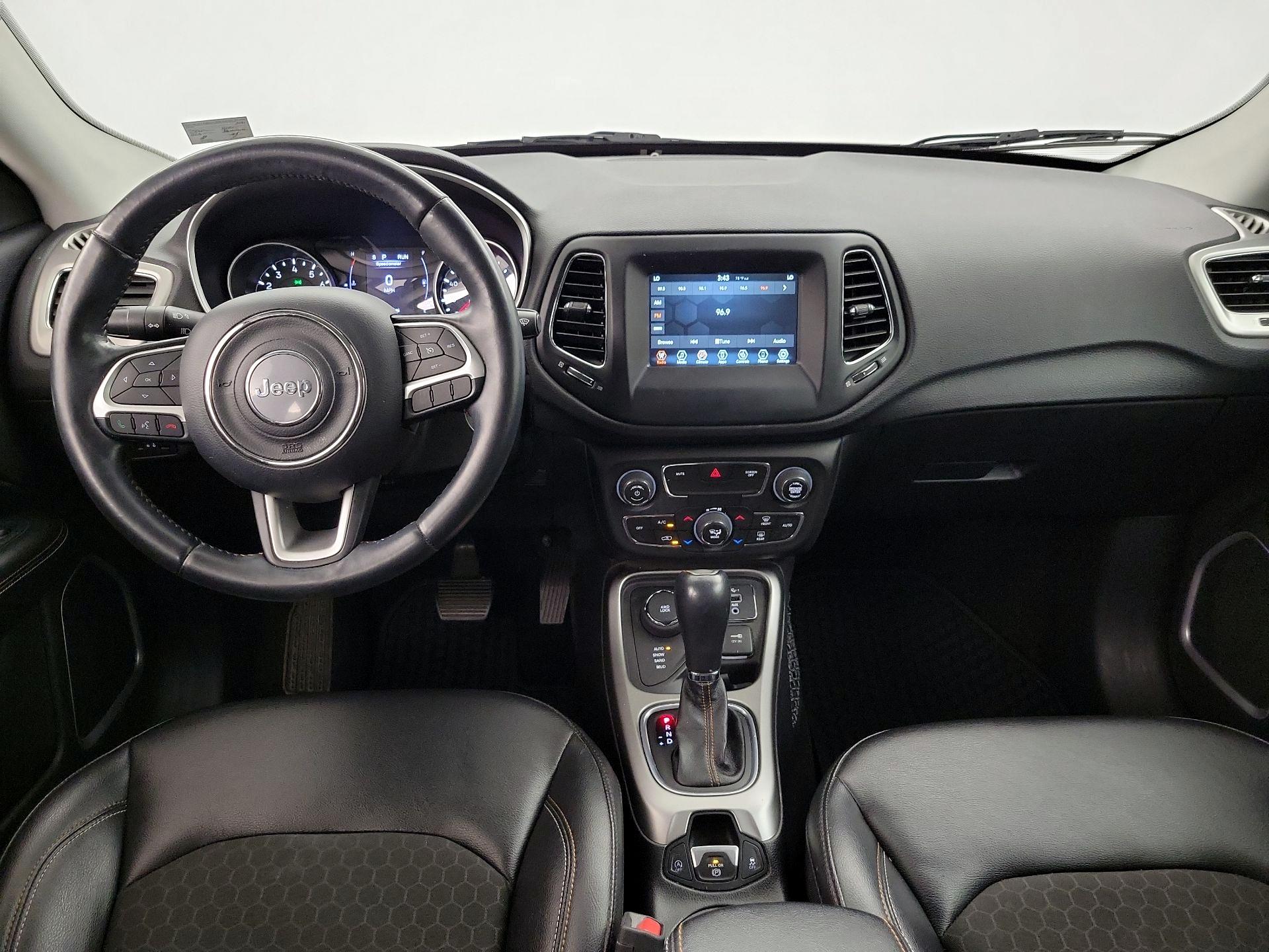 Thumbnail: 2020 Jeep Compass - 9