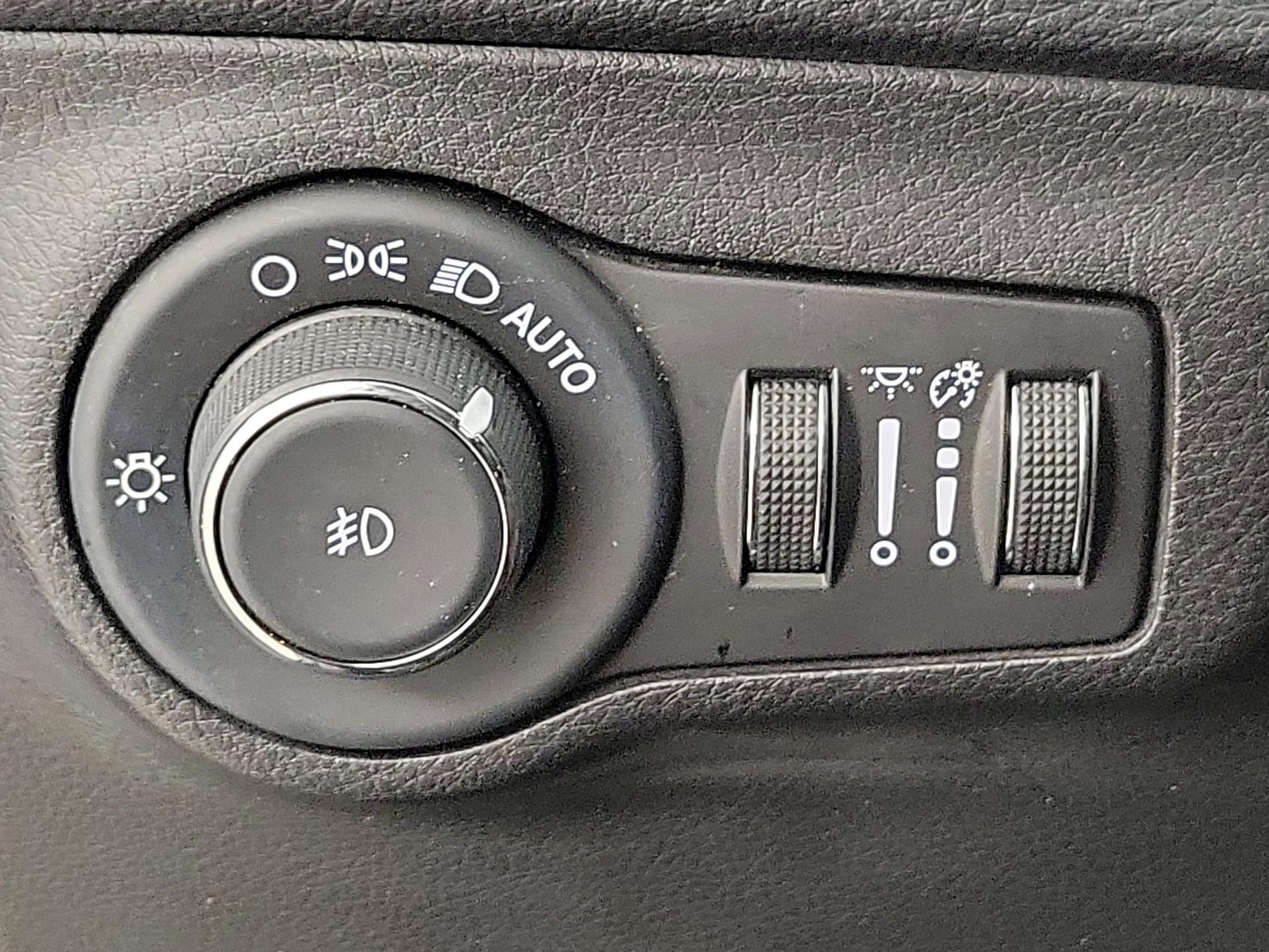 Thumbnail: 2020 Jeep Compass - 13