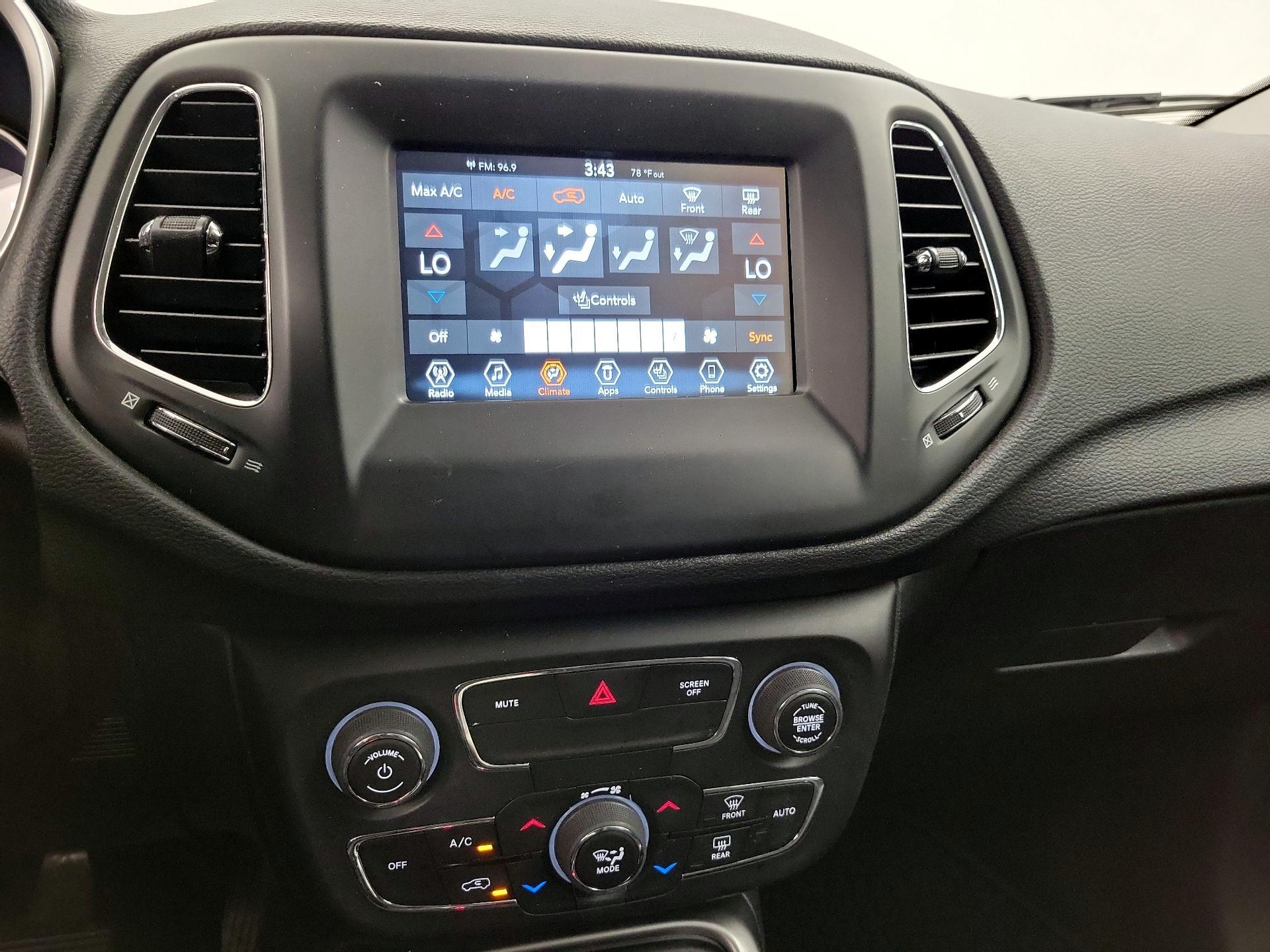 Thumbnail: 2020 Jeep Compass - 16