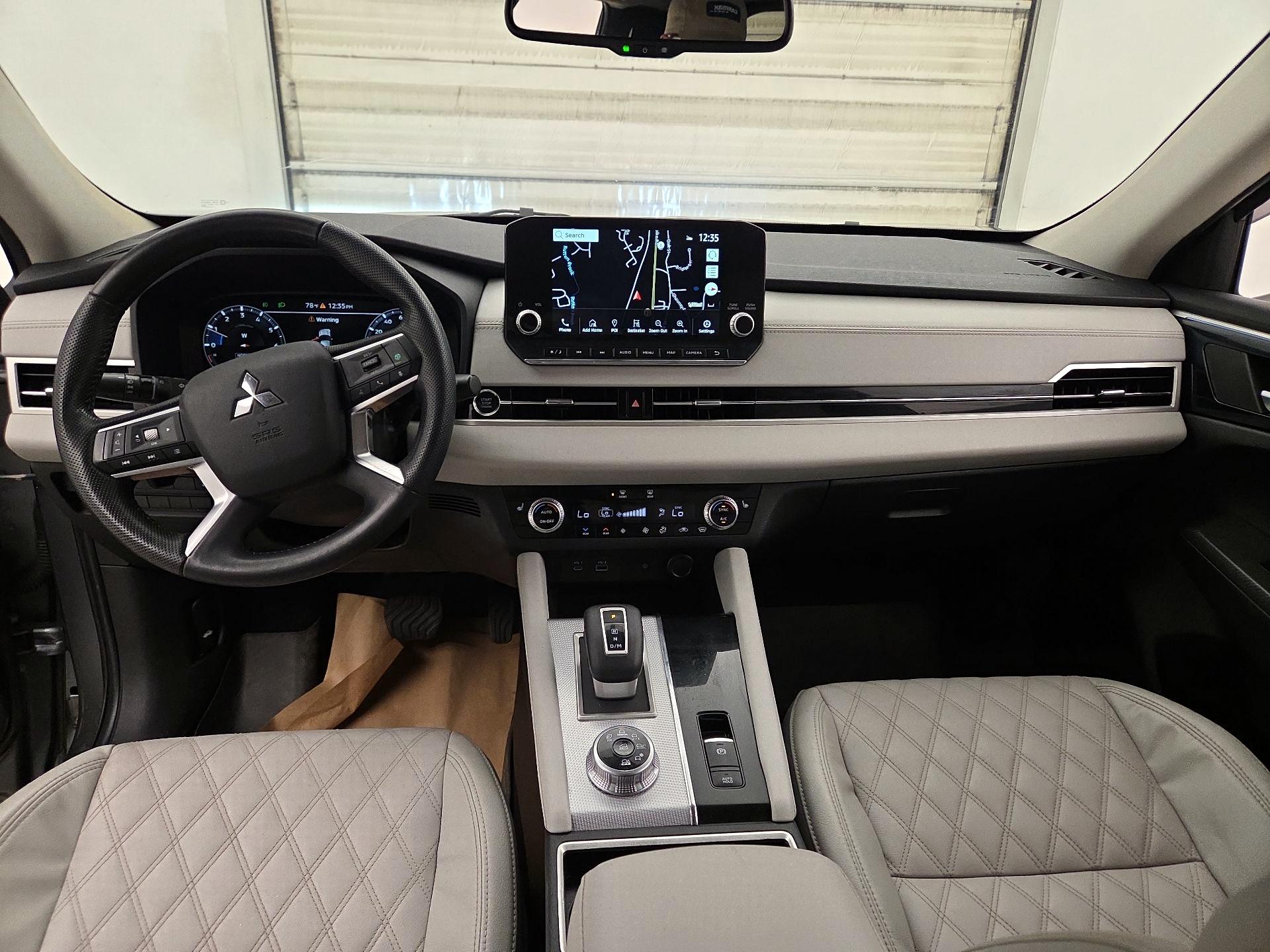 Thumbnail: 2022 Mitsubishi Outlander - 9
