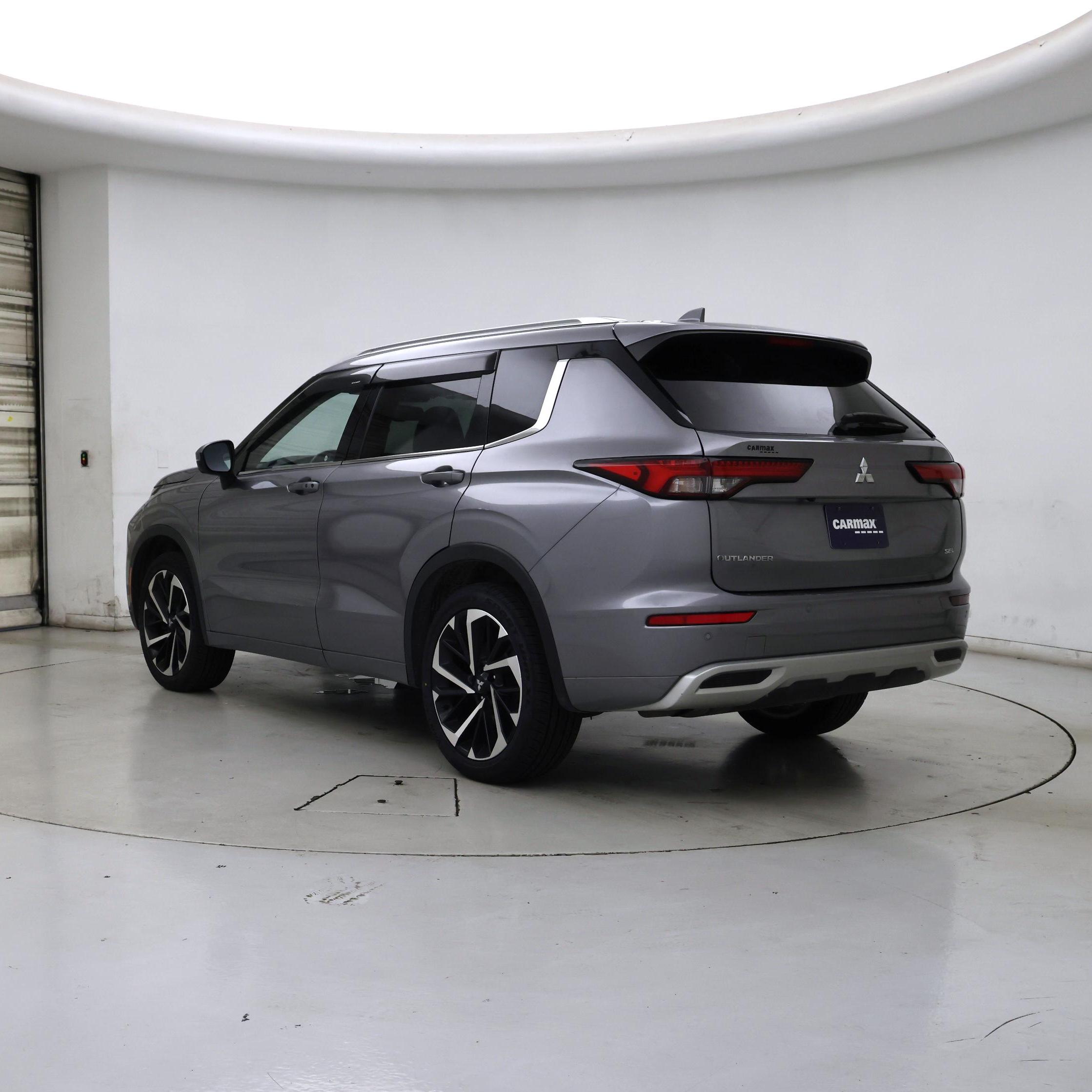 Thumbnail: 2022 Mitsubishi Outlander - 2