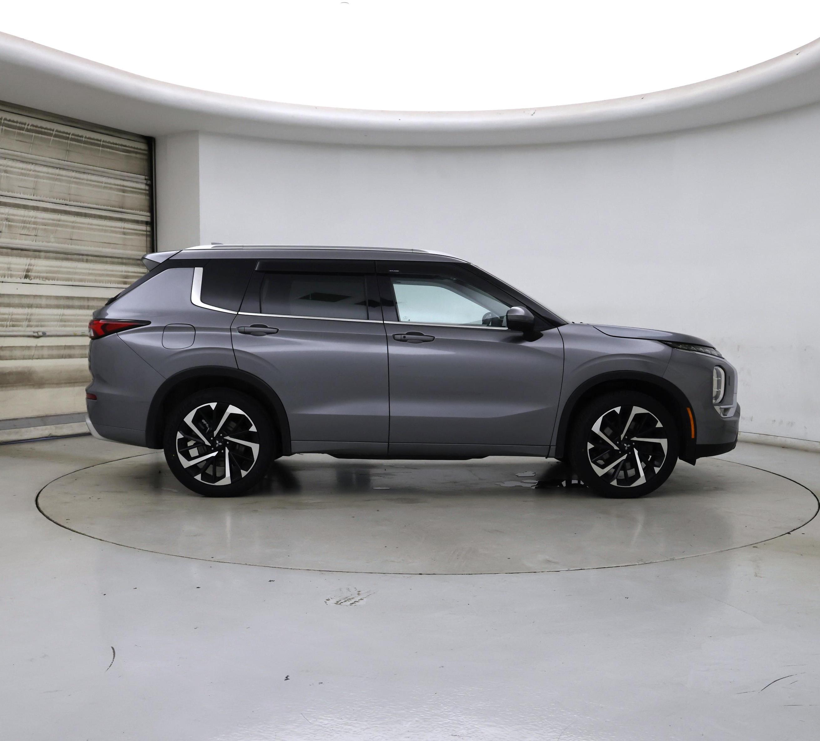 Thumbnail: 2022 Mitsubishi Outlander - 7