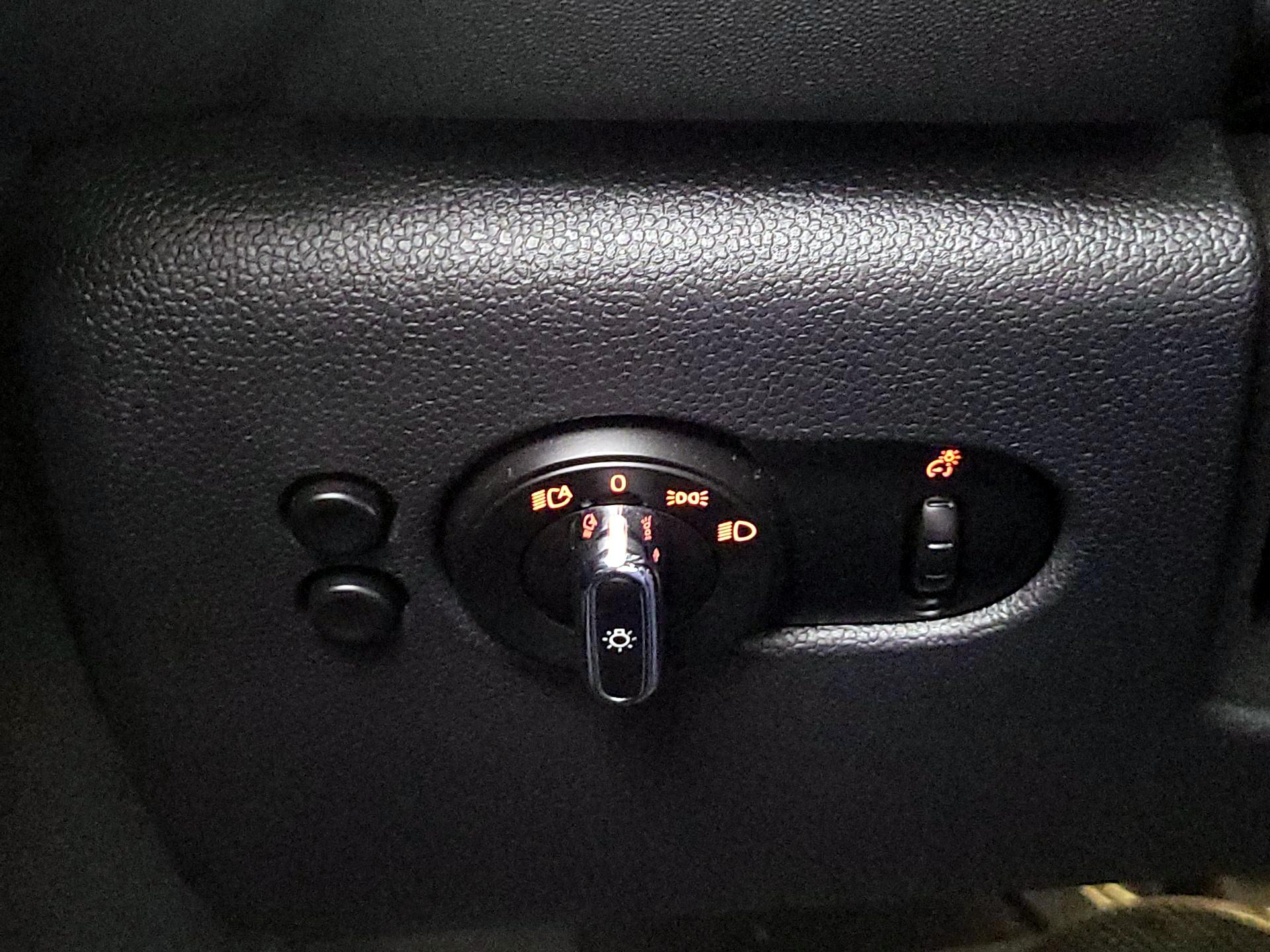 Thumbnail: 2019 MINI Cooper Hardtop - 13