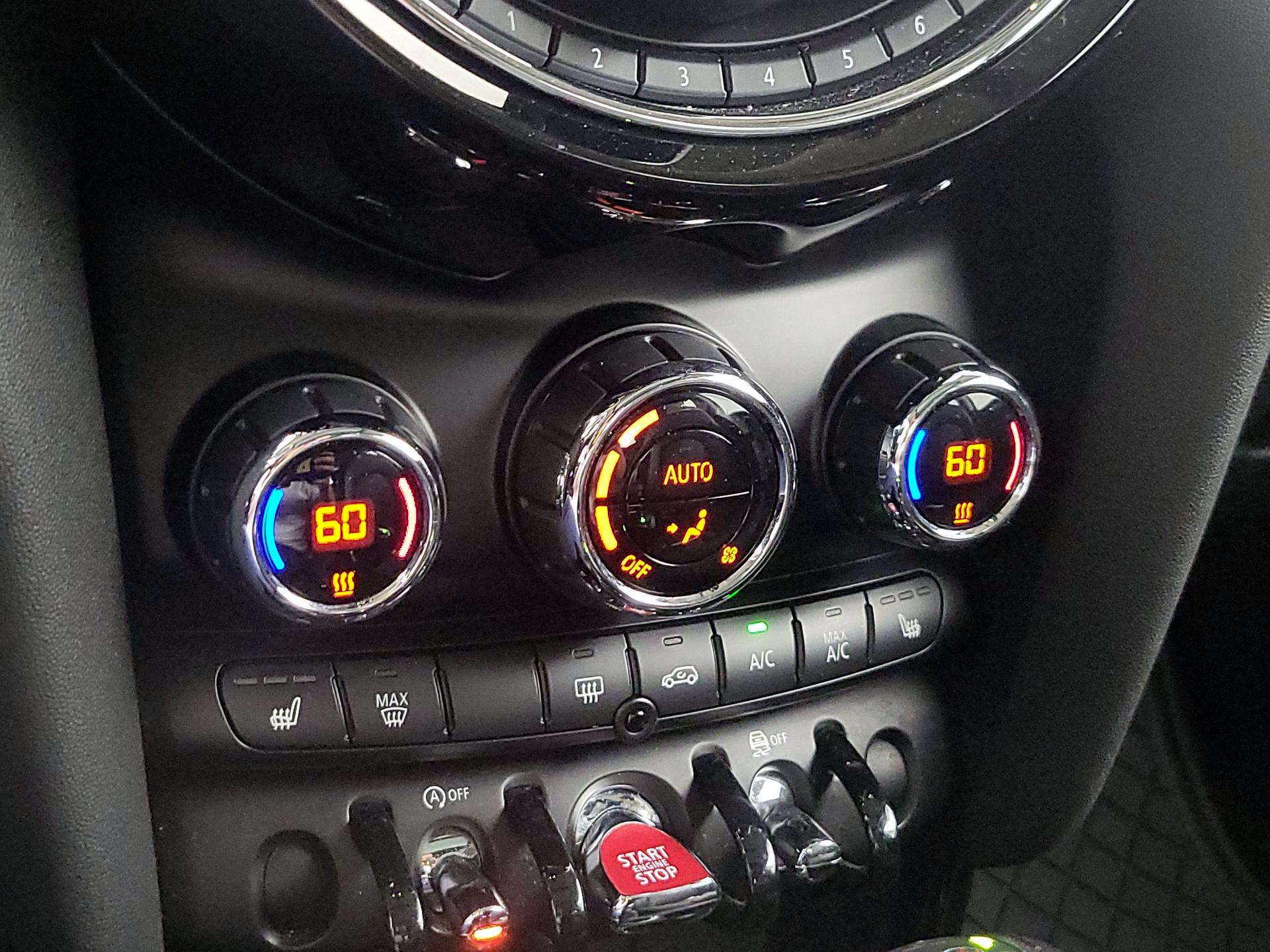 Thumbnail: 2019 MINI Cooper Hardtop - 16