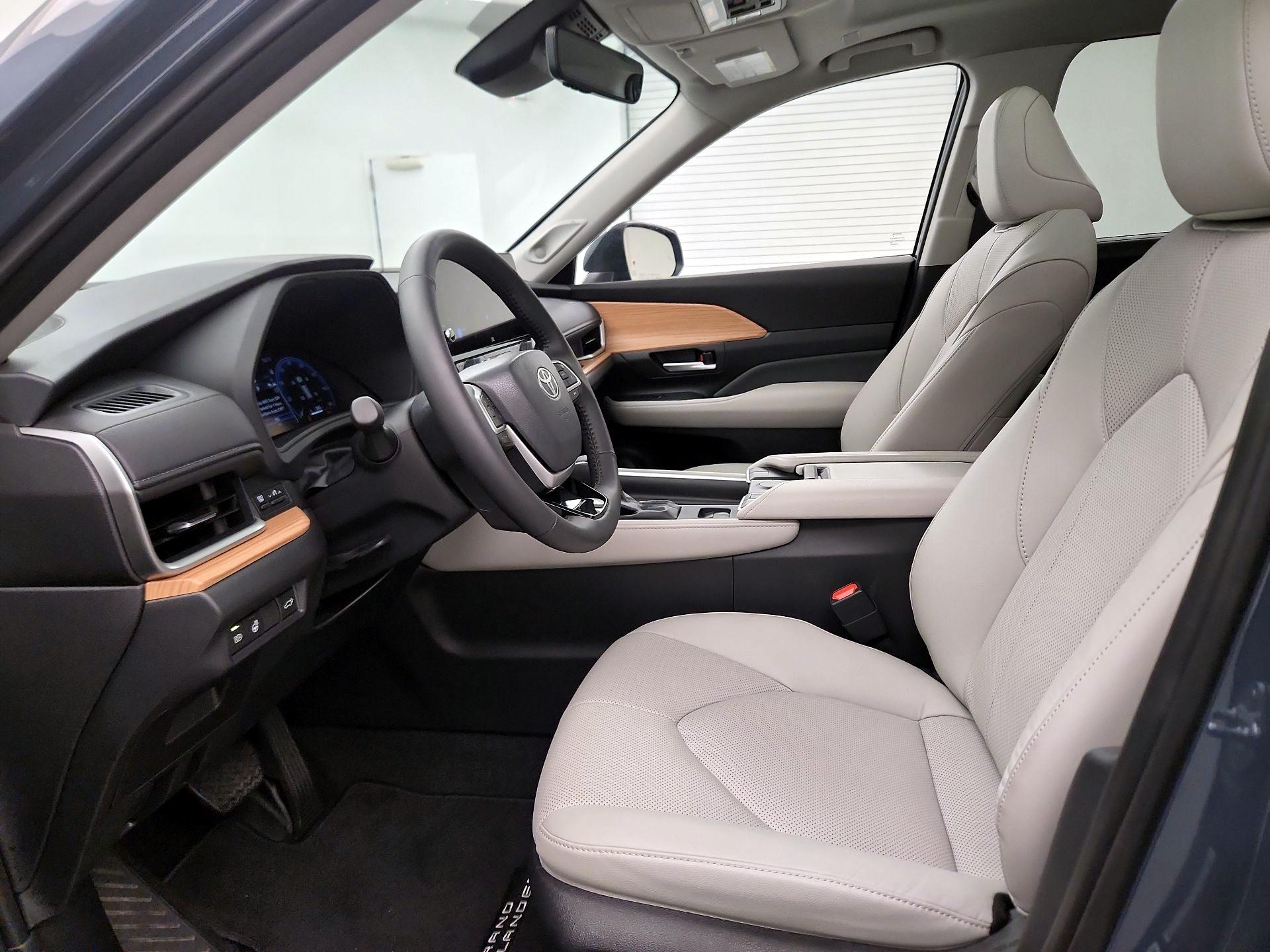 Thumbnail: 2026 Toyota Grand Highlander - 11