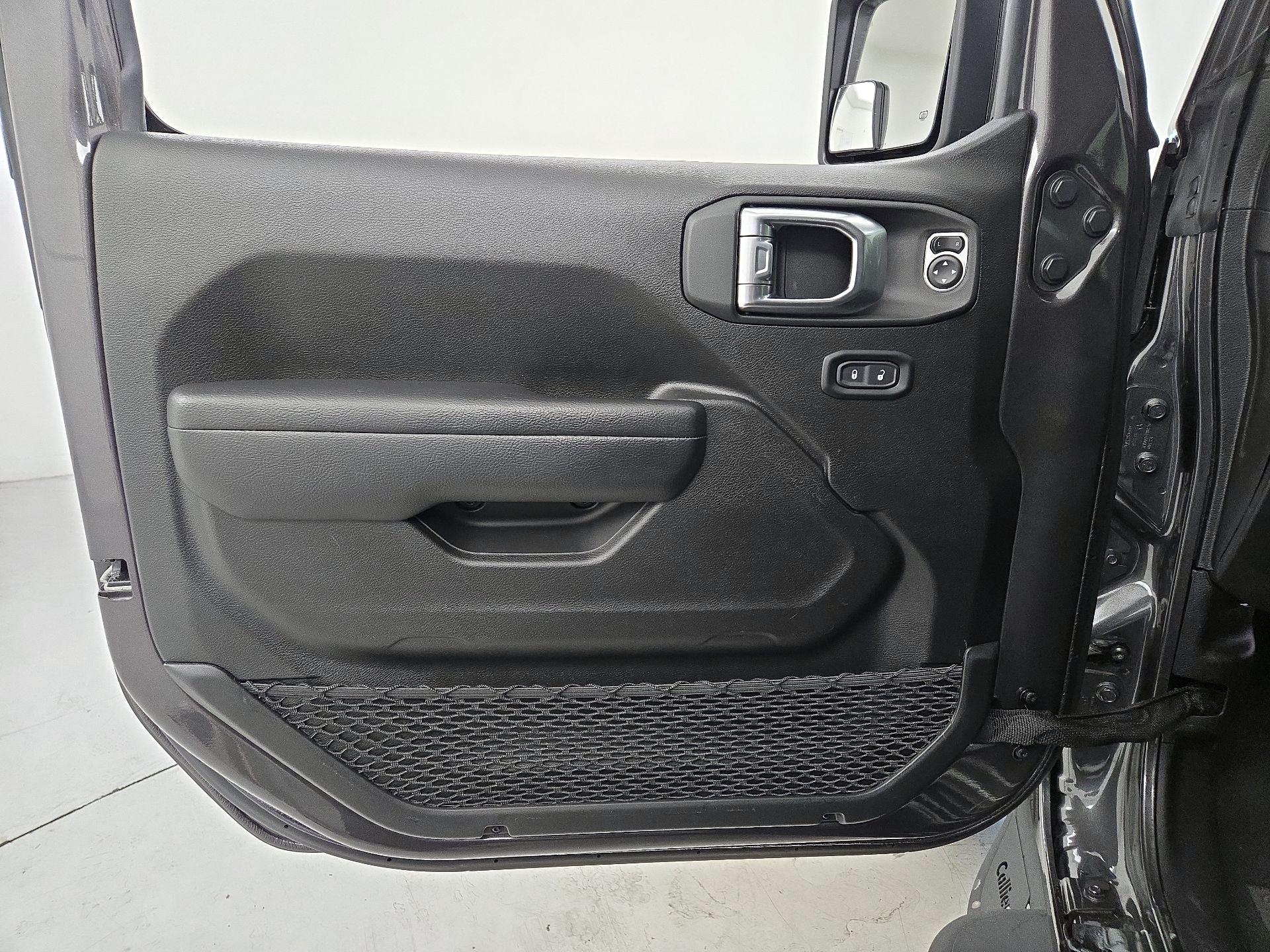 Thumbnail: 2025 Jeep Wrangler - 12