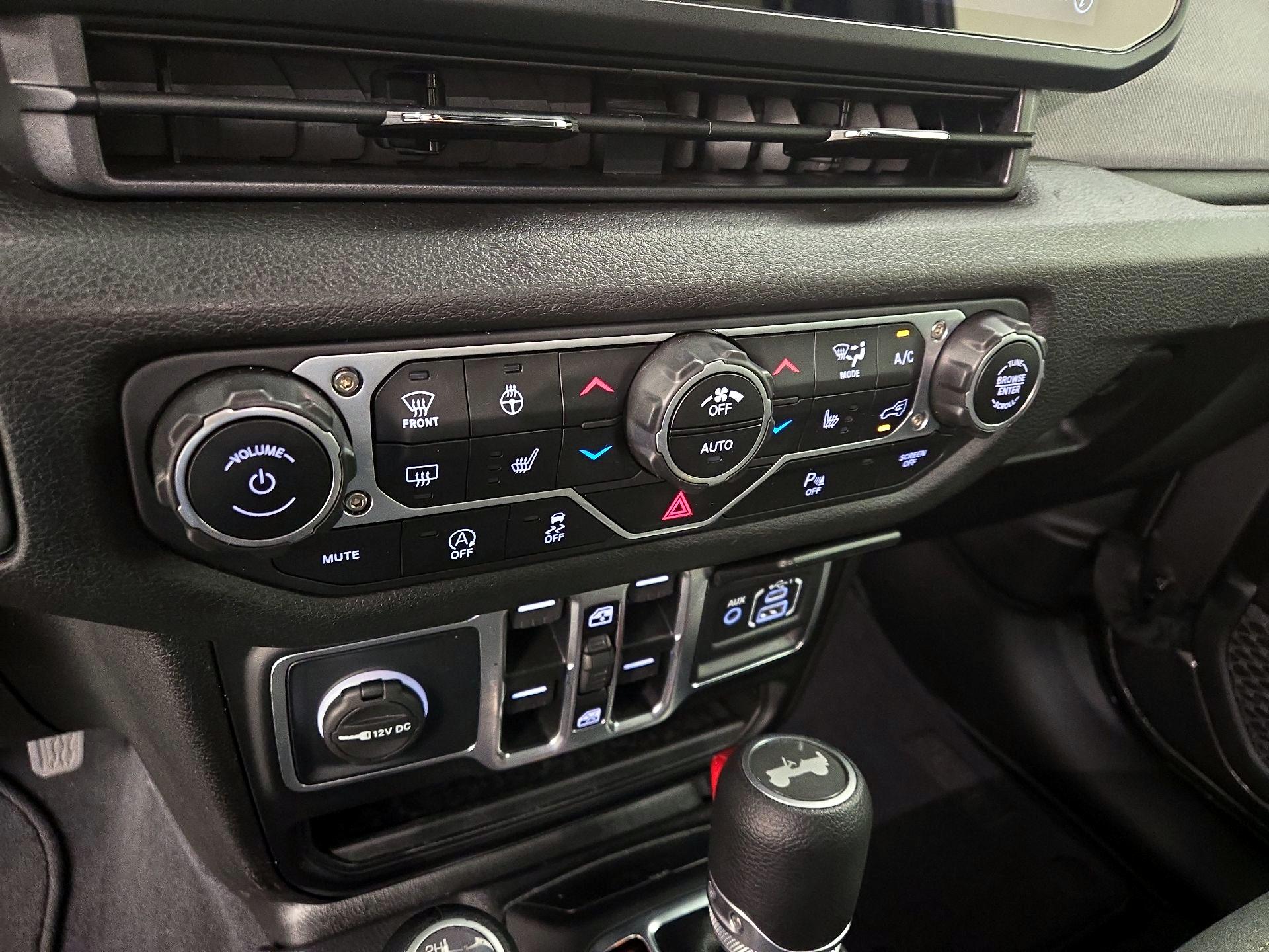 Thumbnail: 2025 Jeep Wrangler - 16